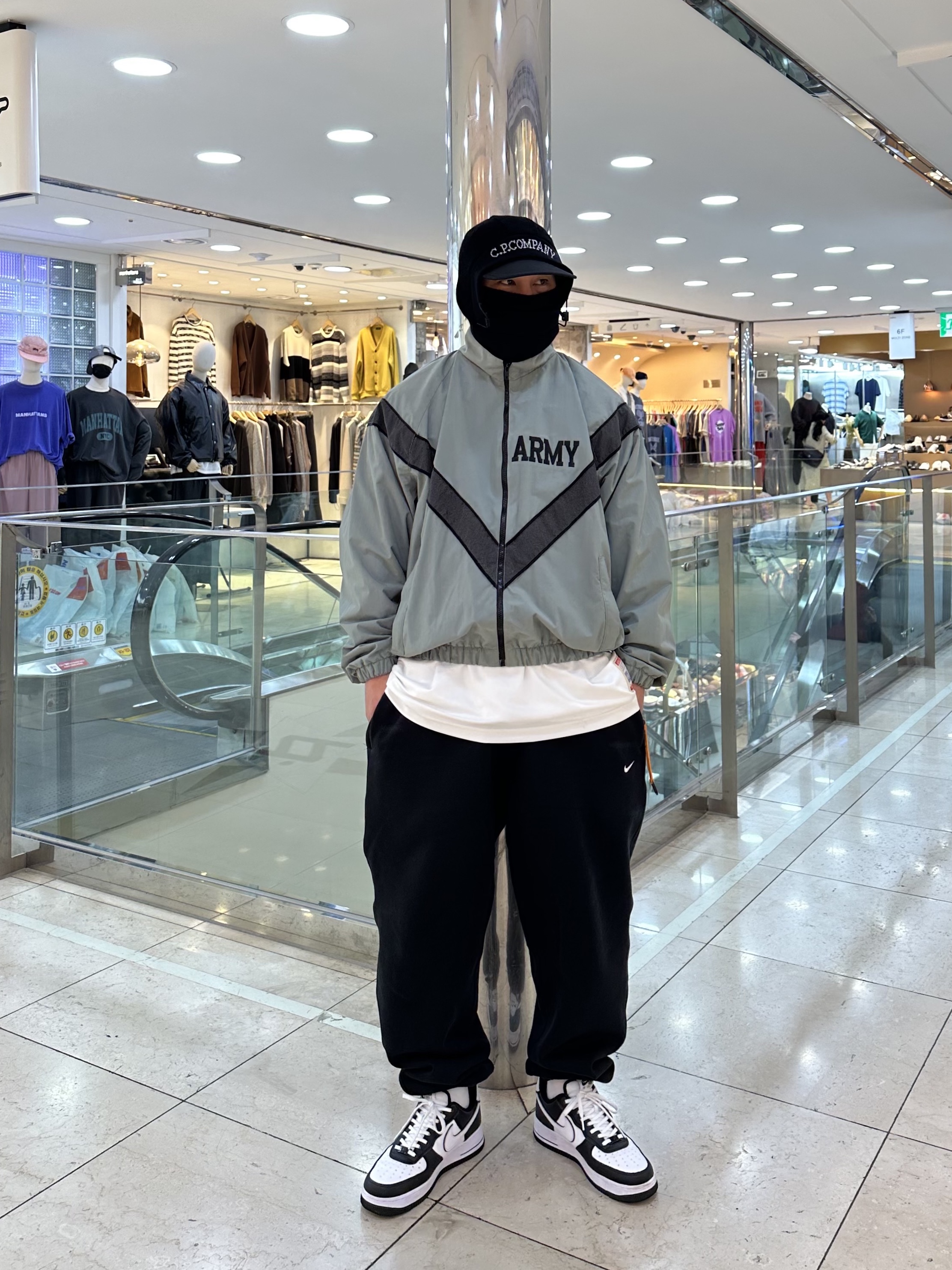 Nike Air Force 1 '07 LV8 White Black, Nike NRG Solo Swoosh Fleece Pants Black White - Asia 착용 스타일