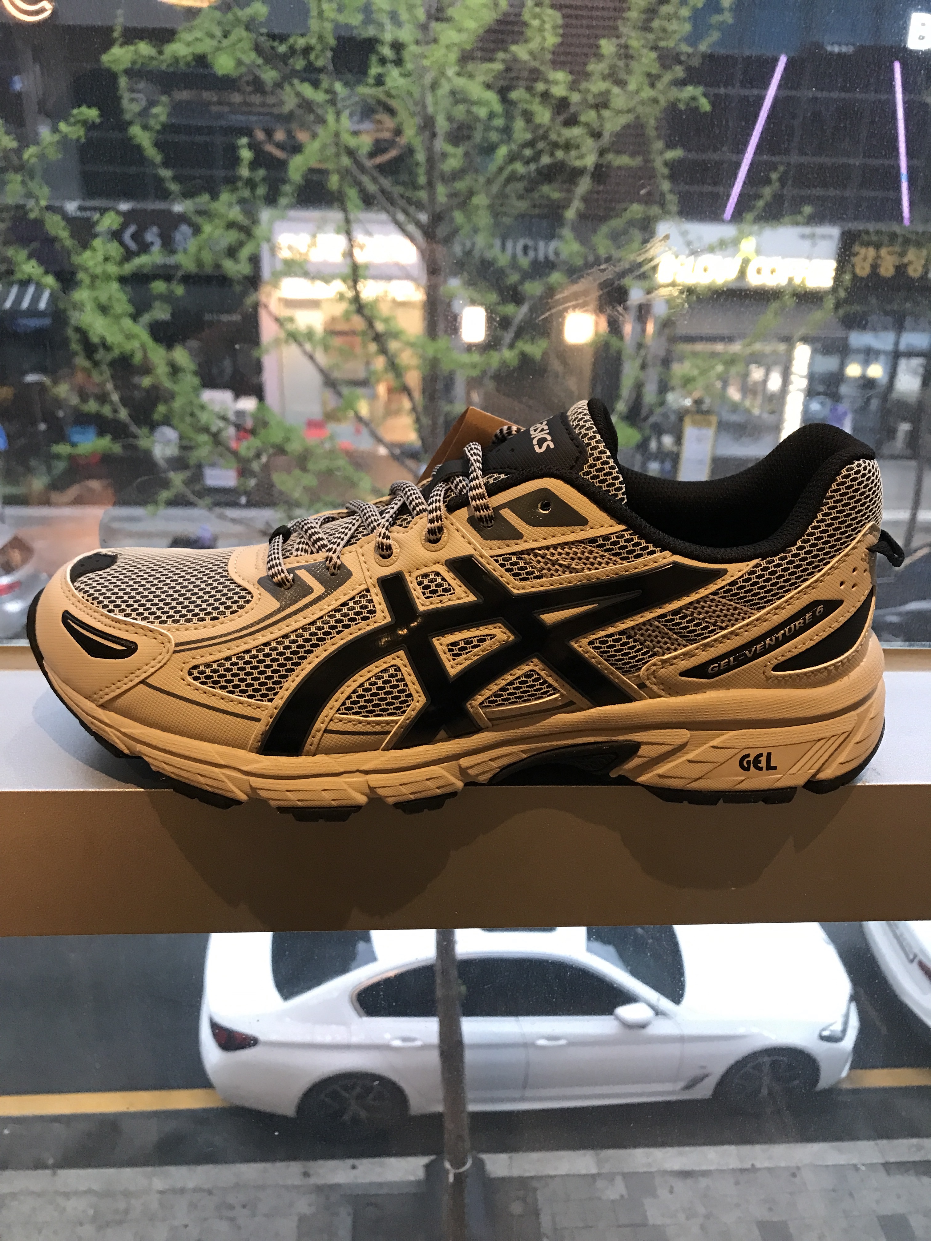 Asics Gel-Venture 6 Feather Grey Black 착용 스타일 - 3