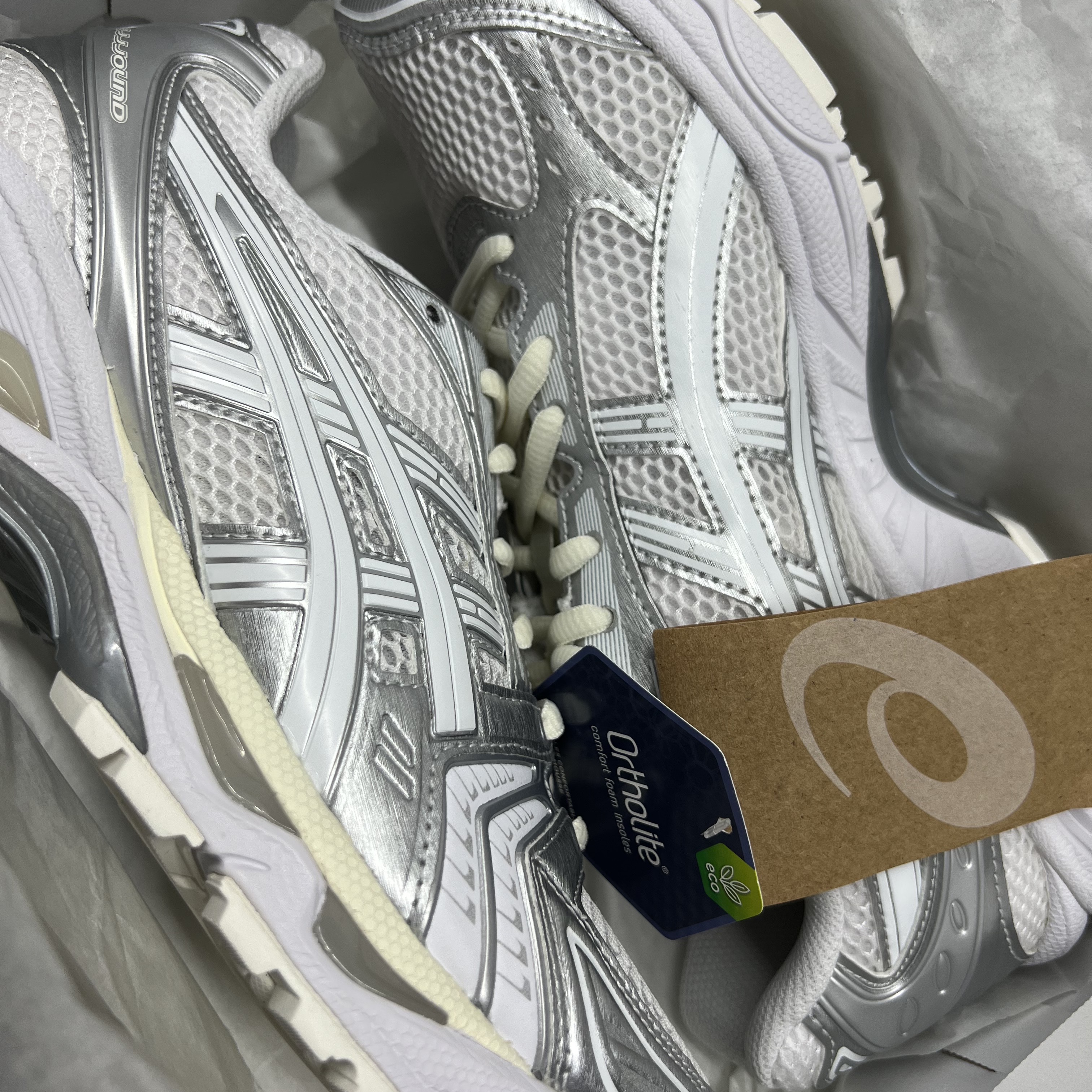 Asics x JJJJound Gel-Kayano 14 Silver White, (W) Asics Gel-Kayano 14 White Midnight 착용 스타일 - 1