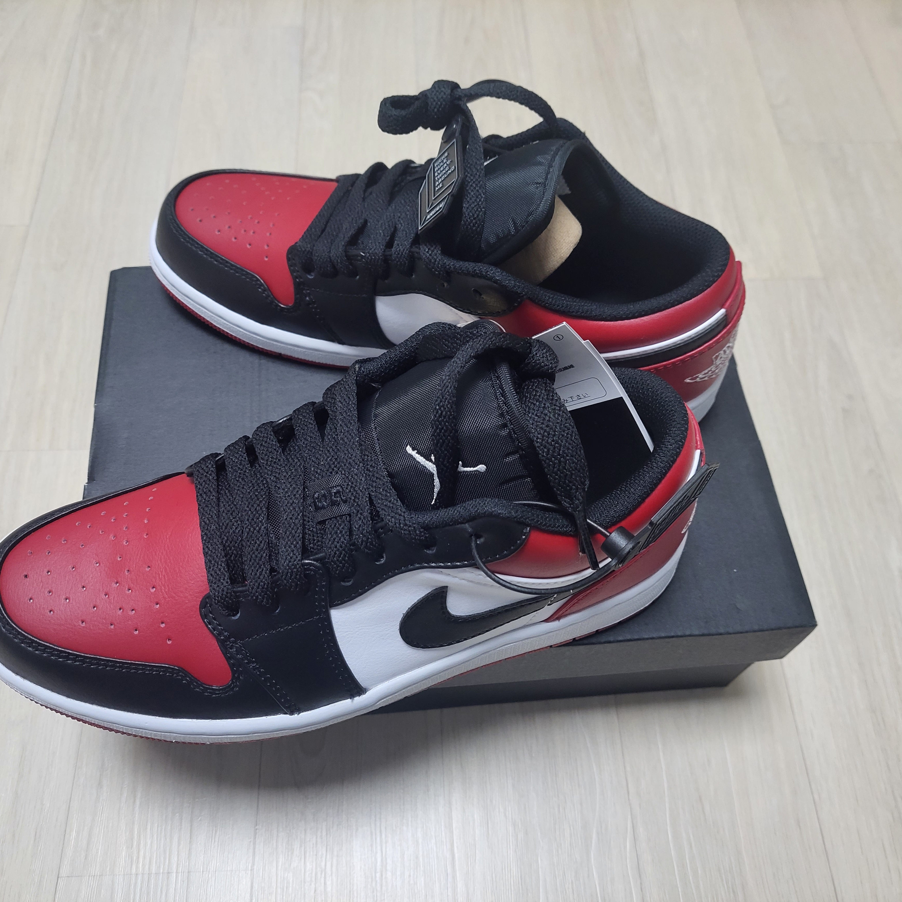 Jordan 1 Low Bred Toe 착용 스타일 - 2