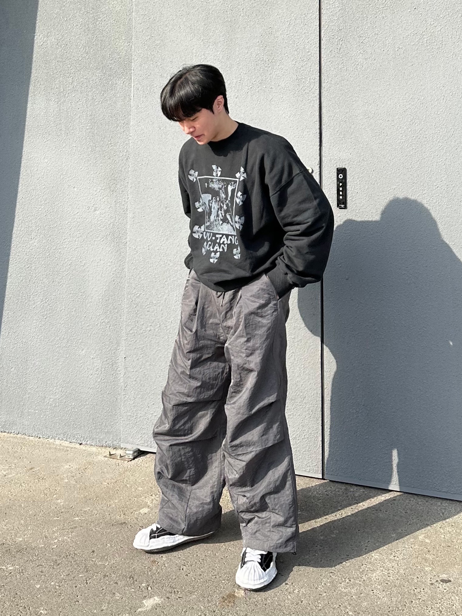 Maison Mihara Yasuhiro Blakey OG Sole Canvas Low-top Sneakers Black White 착용 스타일 - 4