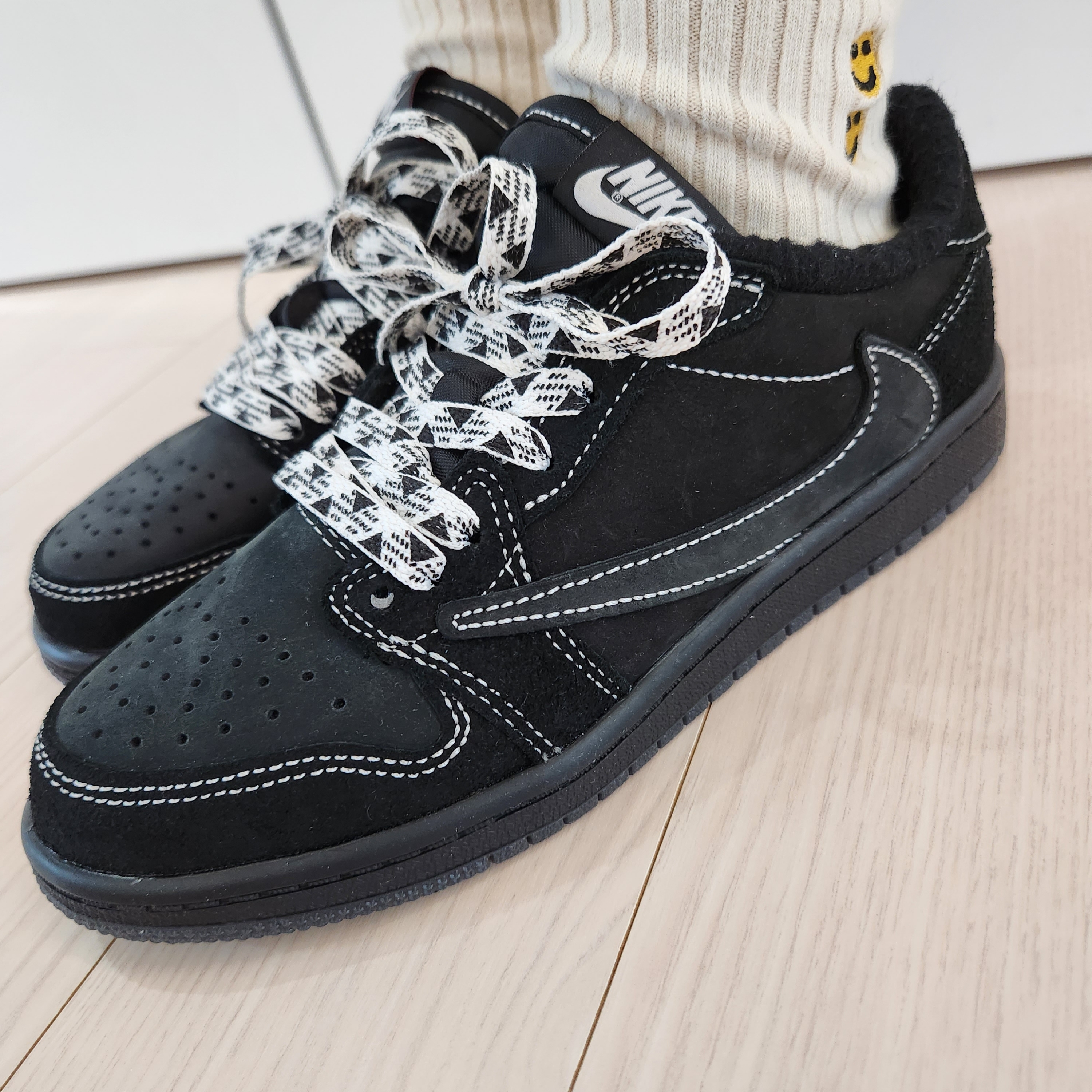 (PS) Jordan 1 x Travis Scott Retro Low OG SP Black Phantom 착용 스타일