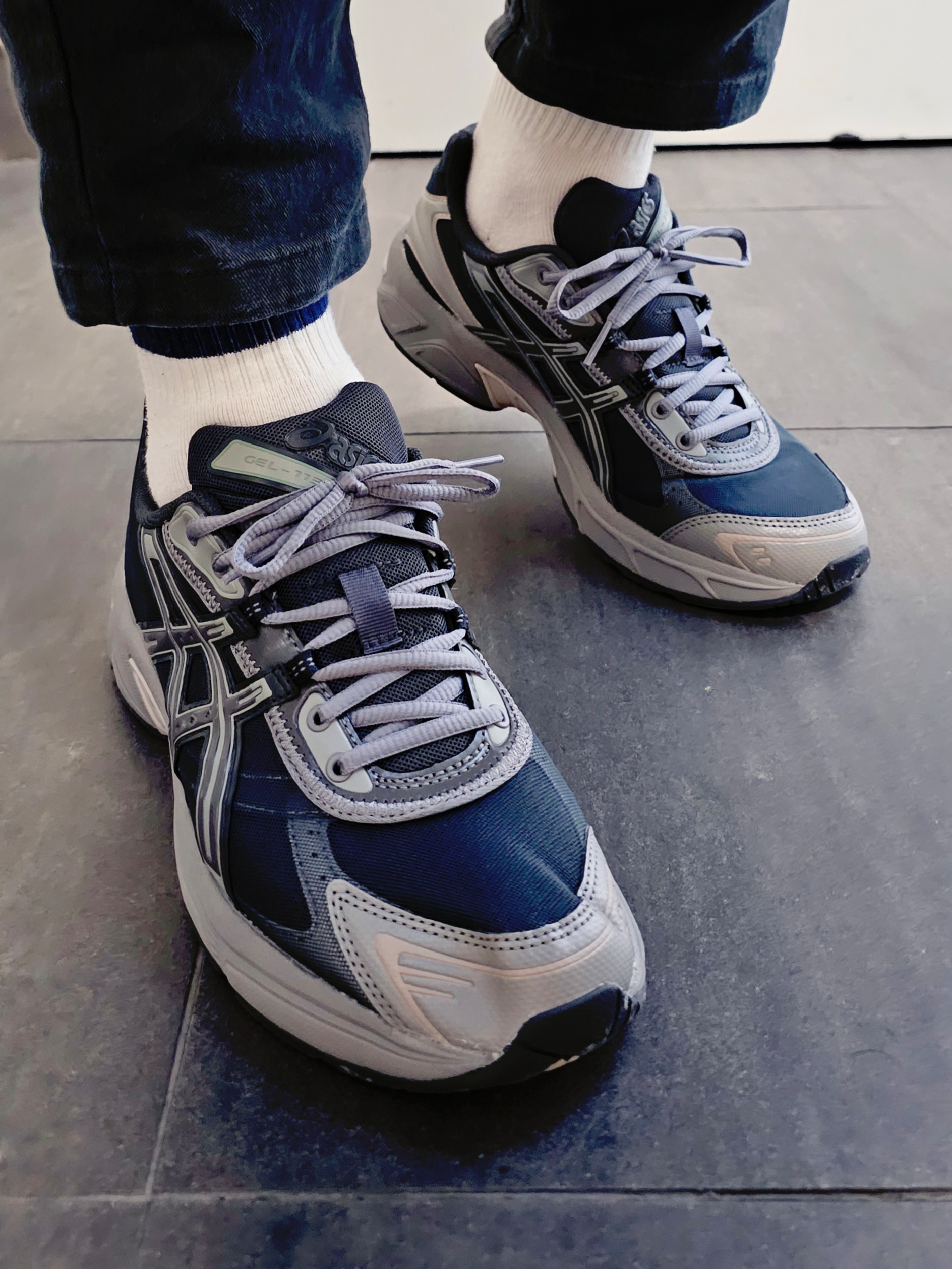 Asics Gel-1130 RE Obsidian Grey 착용 스타일