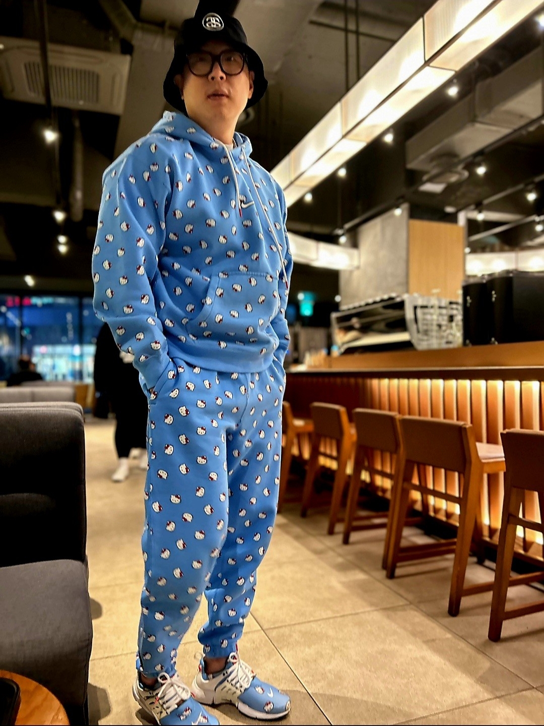 Nike x Hello Kitty NRG Fleece Pants Blue - Asia, Nike x Hello Kitty Air Presto University Blue 착용 스타일 - 2