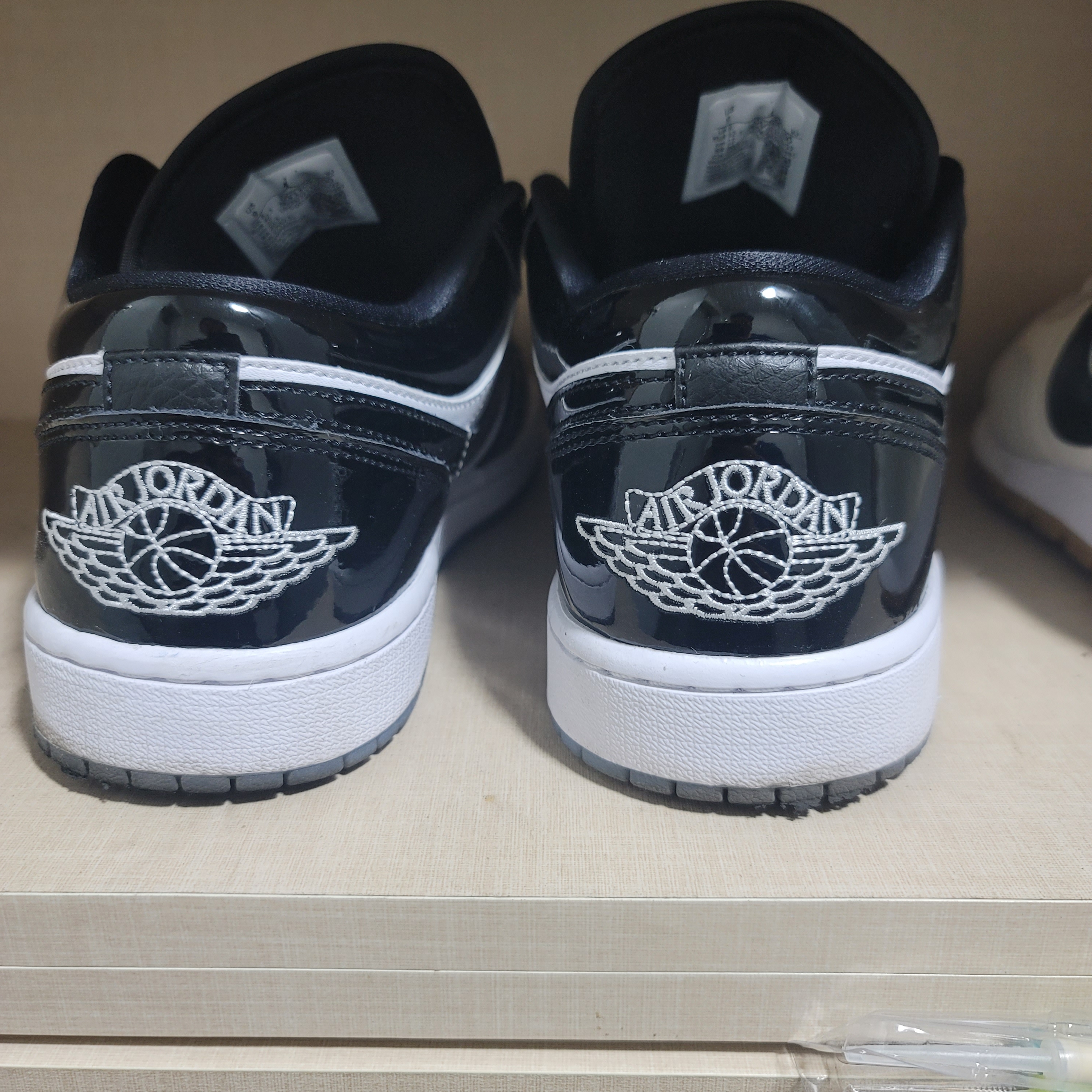 Jordan 1 Low SE Concord 착용 스타일 - 3