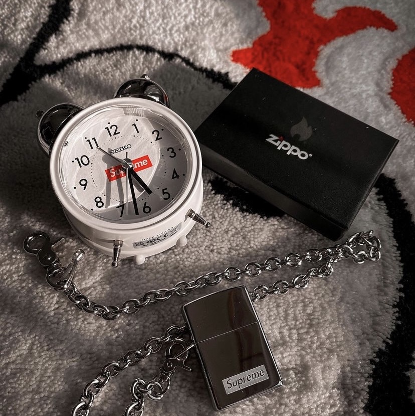 Supreme Chain Zippo Silver - 23SS 착용 스타일