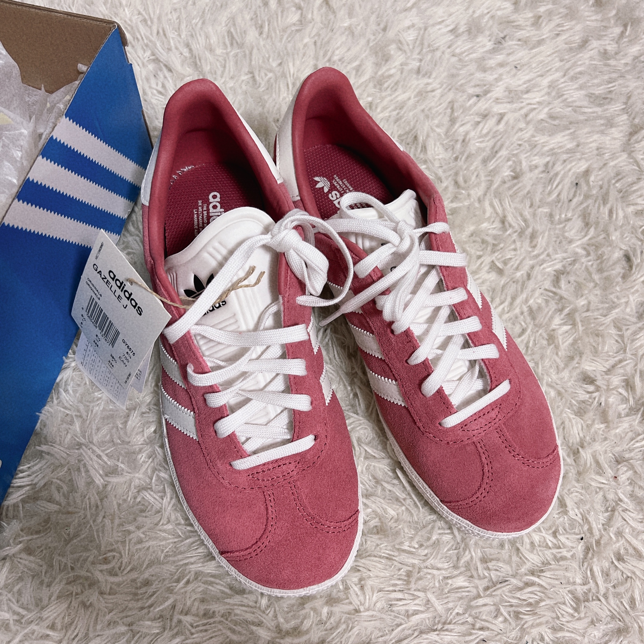 (J) Adidas Gazelle Wonder Red Core White 착용 스타일