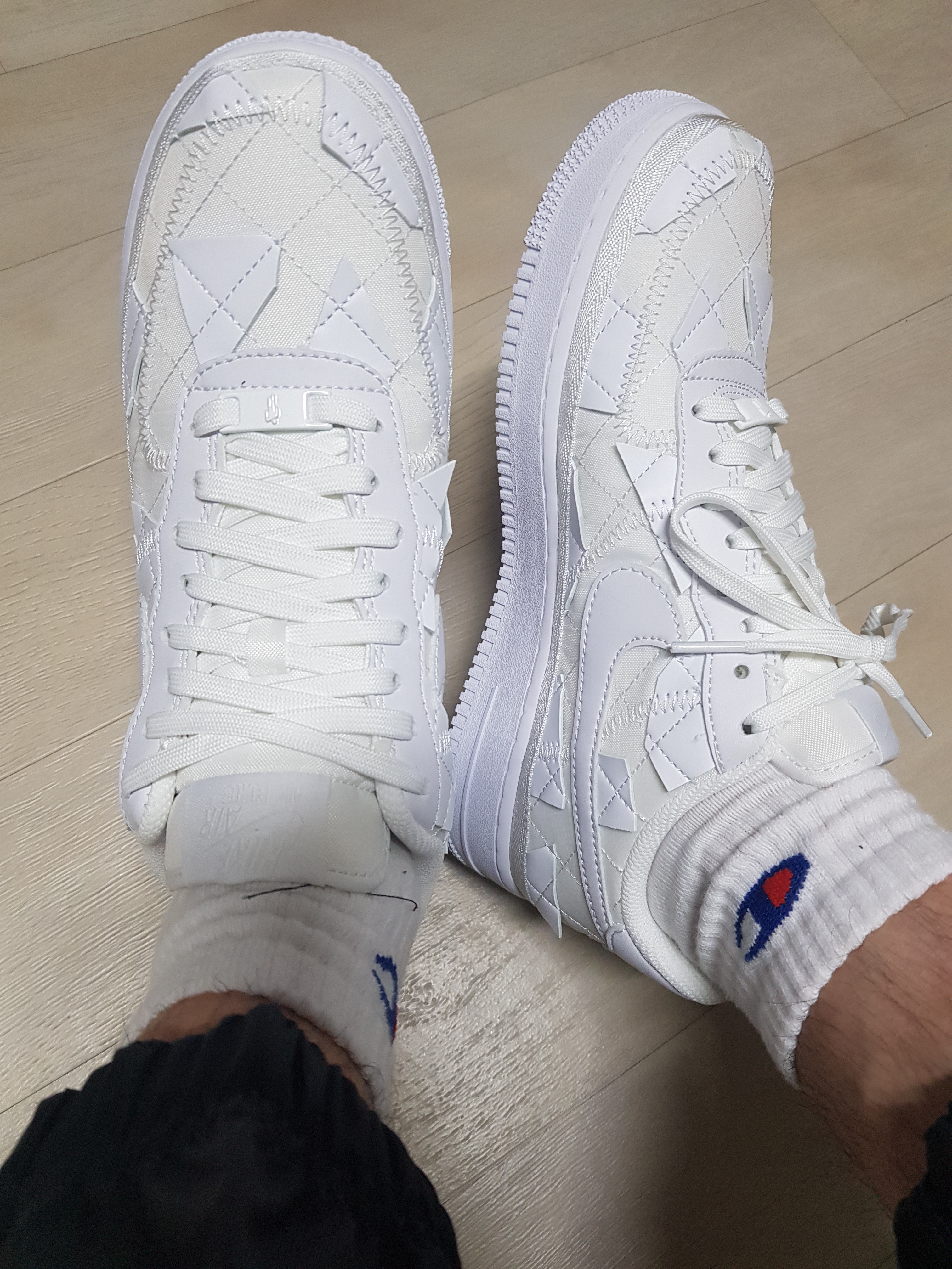 Nike x Billie Eilish Air Force 1 Low SP Triple White 착용 스타일