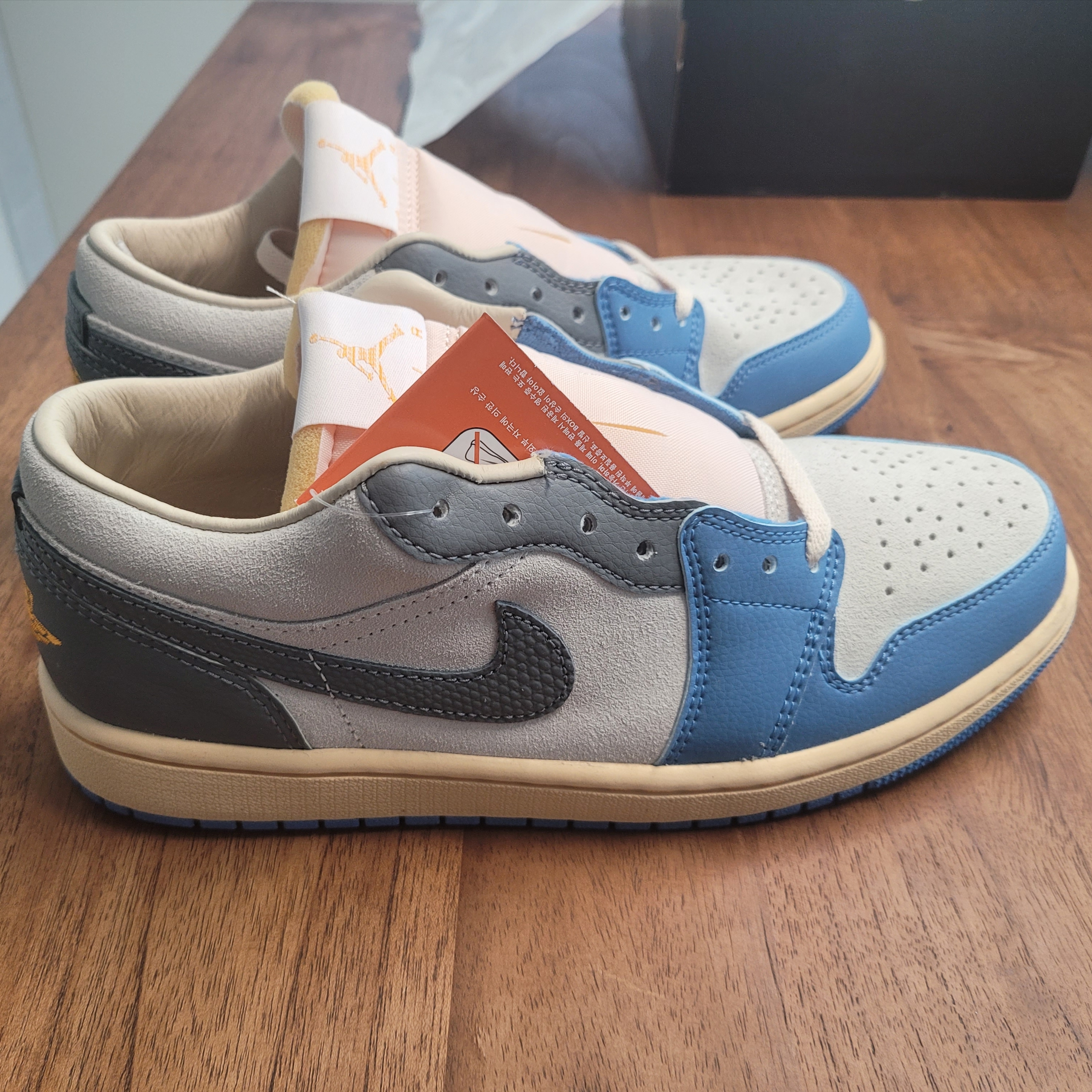 Jordan 1 Low SE Tokyo 96 착용 스타일 - 3