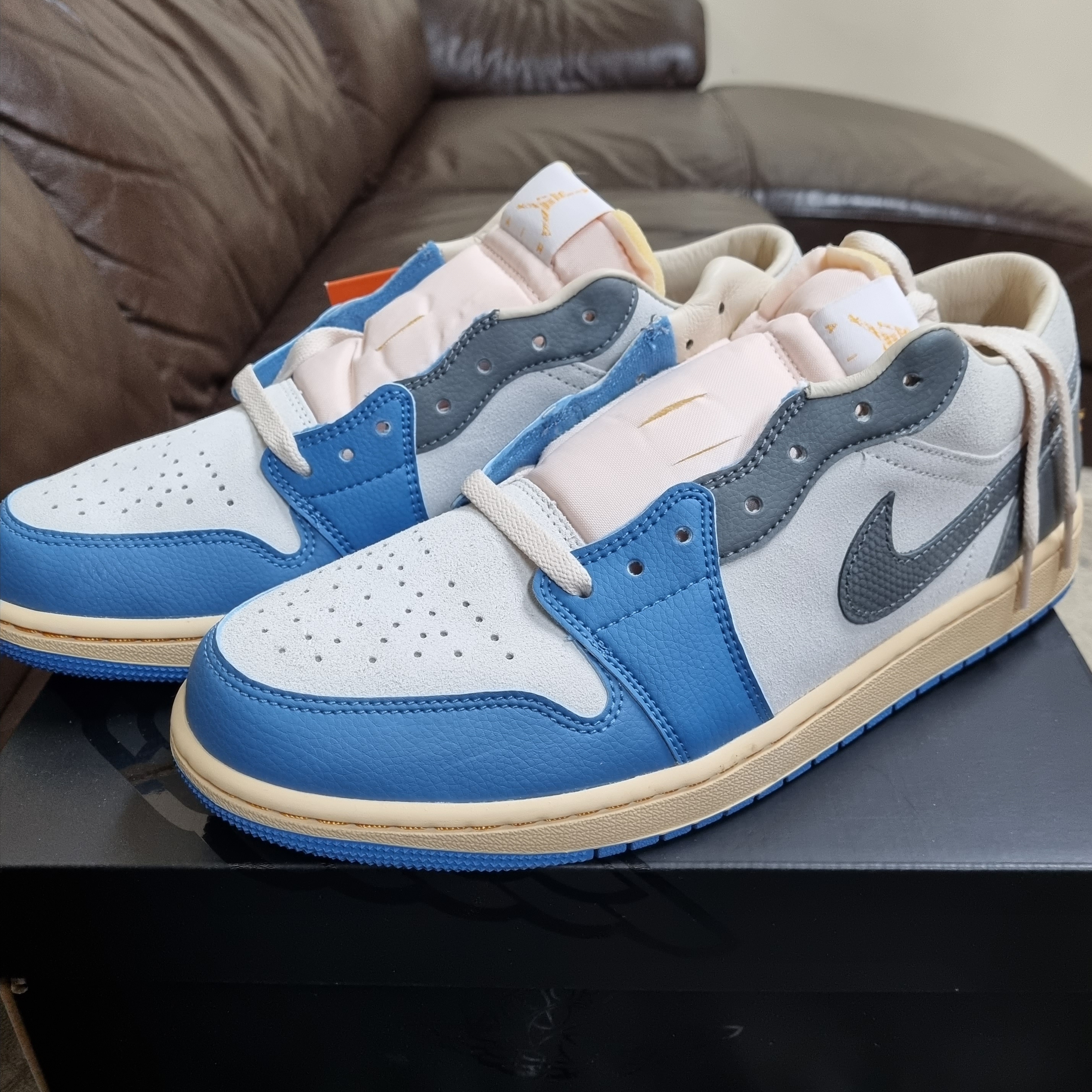 Jordan 1 Low SE Tokyo 96 착용 스타일 - 2