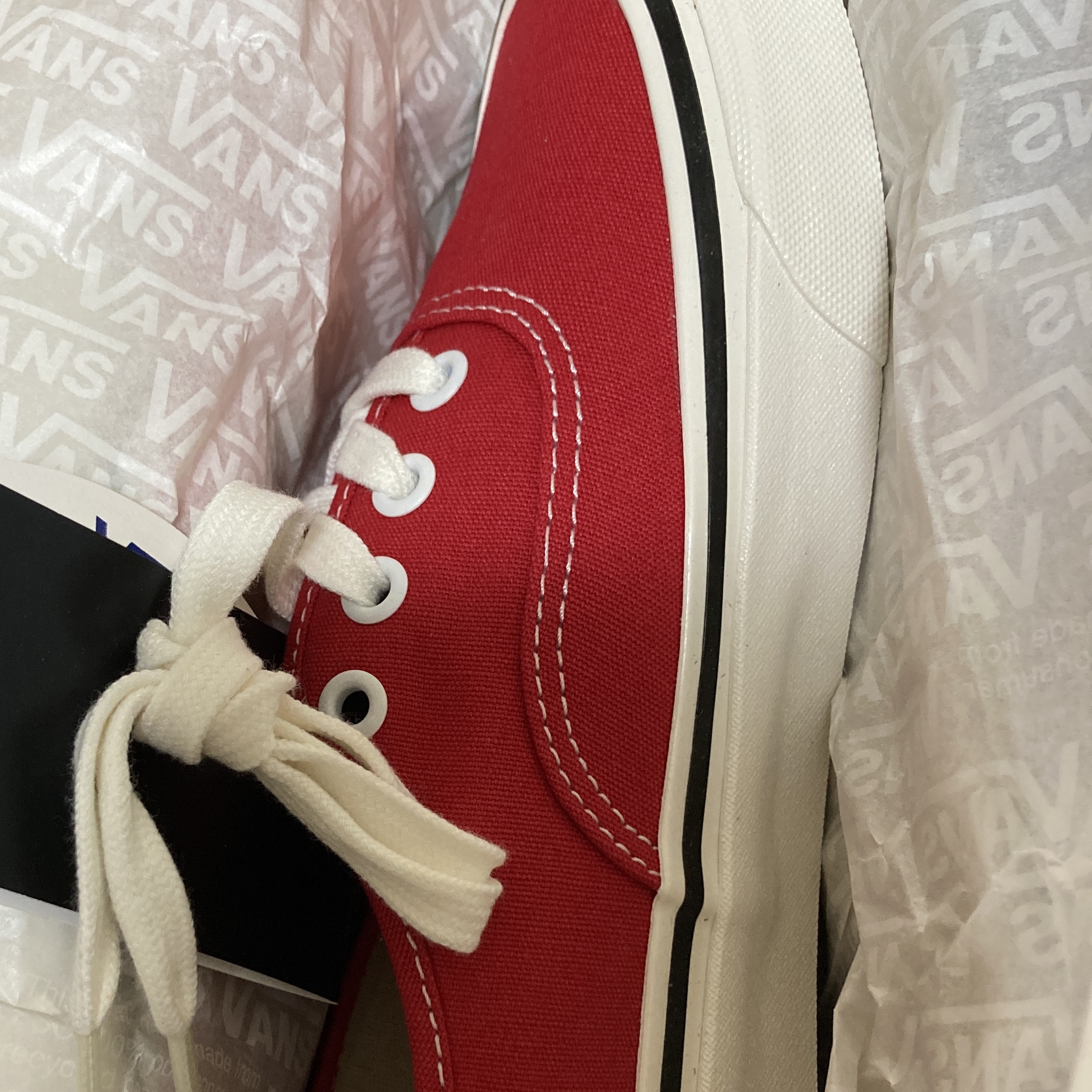Vans Authentic 44 DX Anaheim Factory Racing Red 착용 스타일