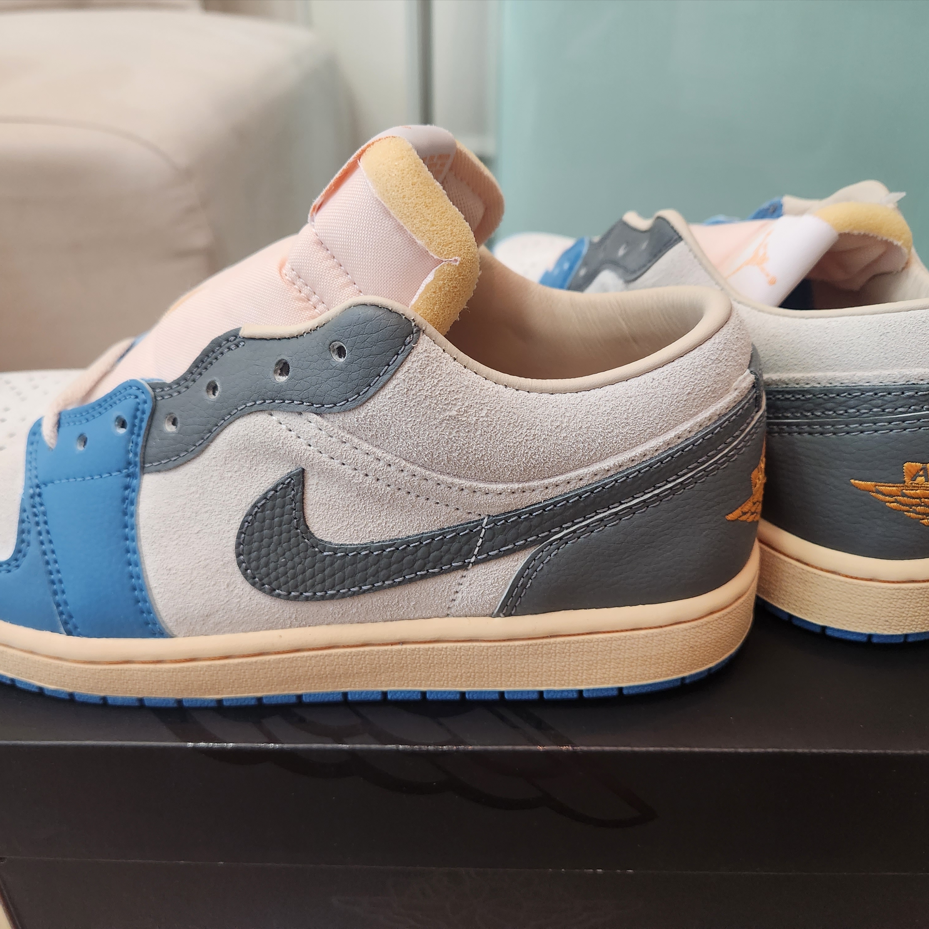 Jordan 1 Low SE Tokyo 96 착용 스타일 - 2