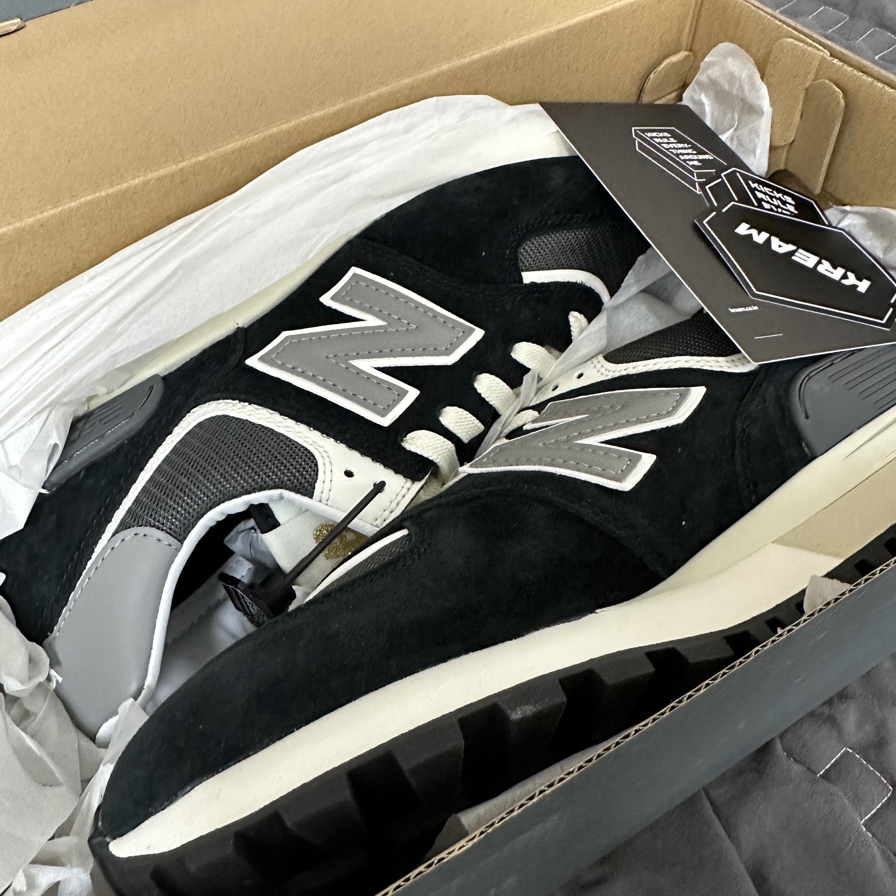 New Balance 574 Legacy Black 착용 스타일 - 3