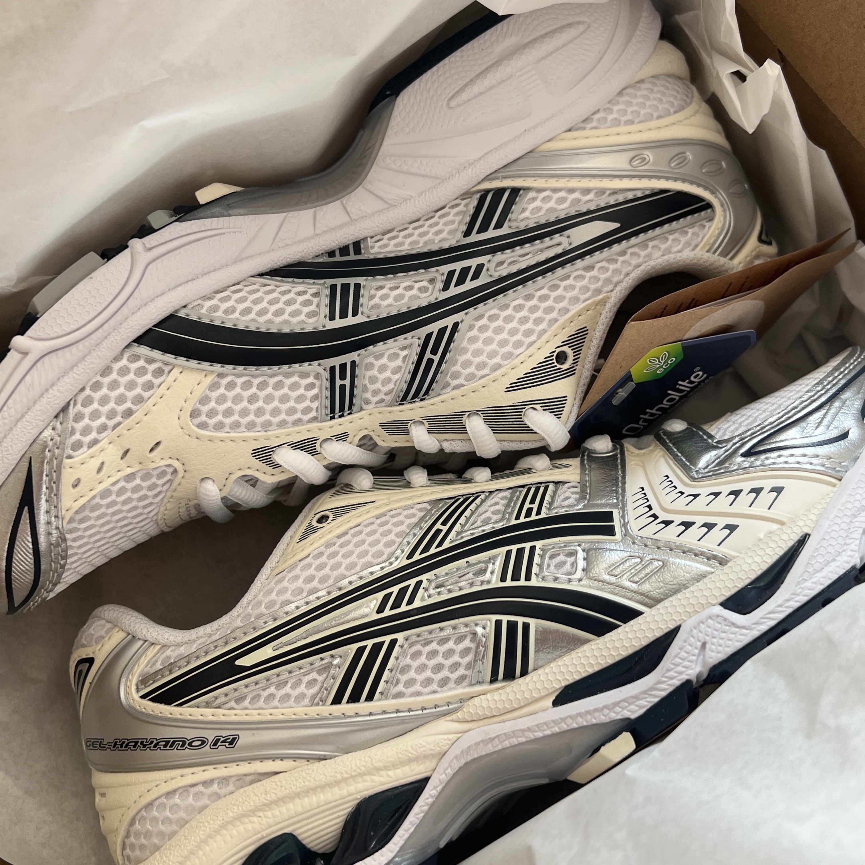 Asics x JJJJound Gel-Kayano 14 Silver White, (W) Asics Gel-Kayano 14 White Midnight 착용 스타일 - 2