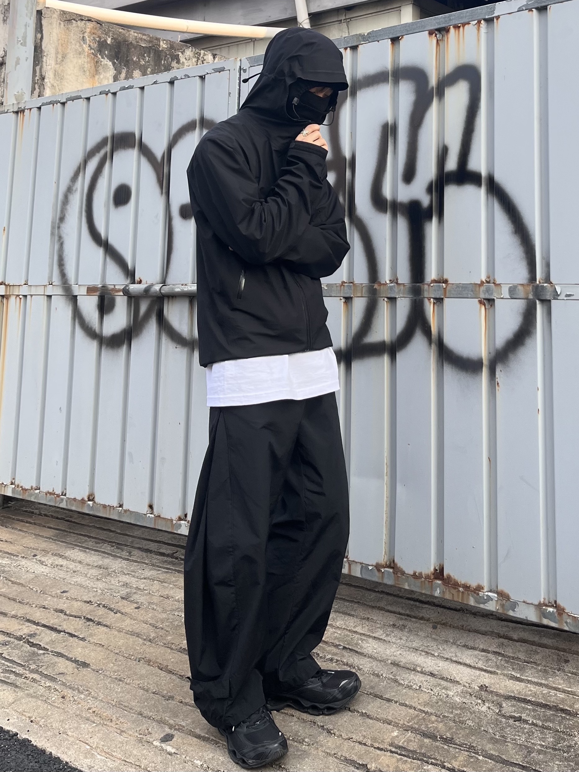 Arc'teryx Beta Jacket Black 착용 스타일 - 3