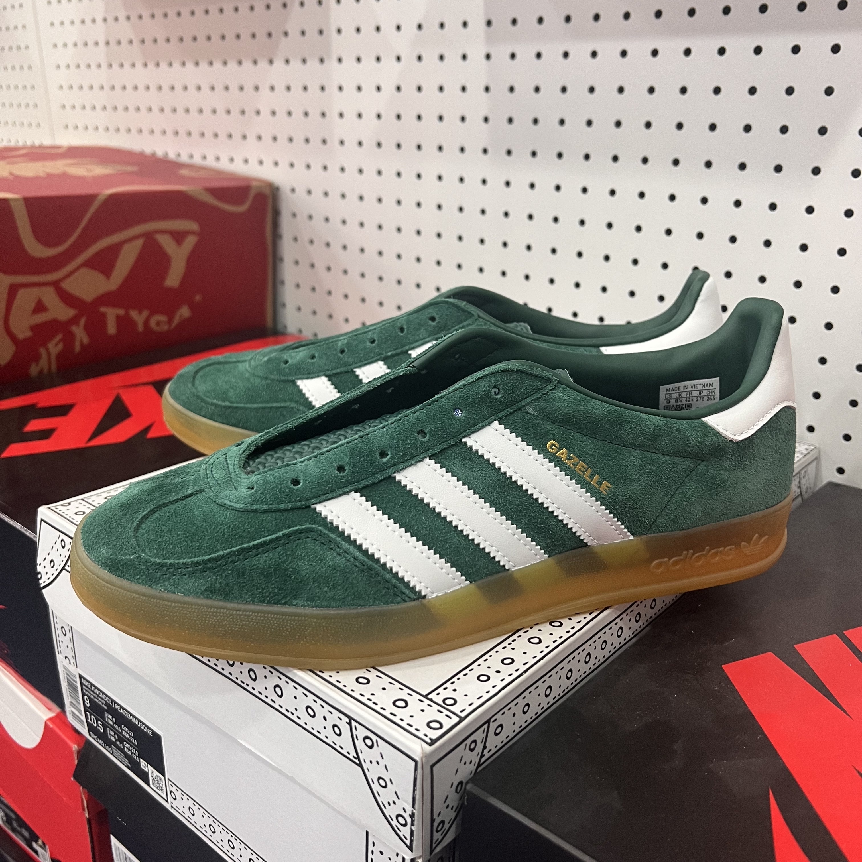 Adidas Gazelle Indoor Collegiate Green Hazy Sky 착용 스타일