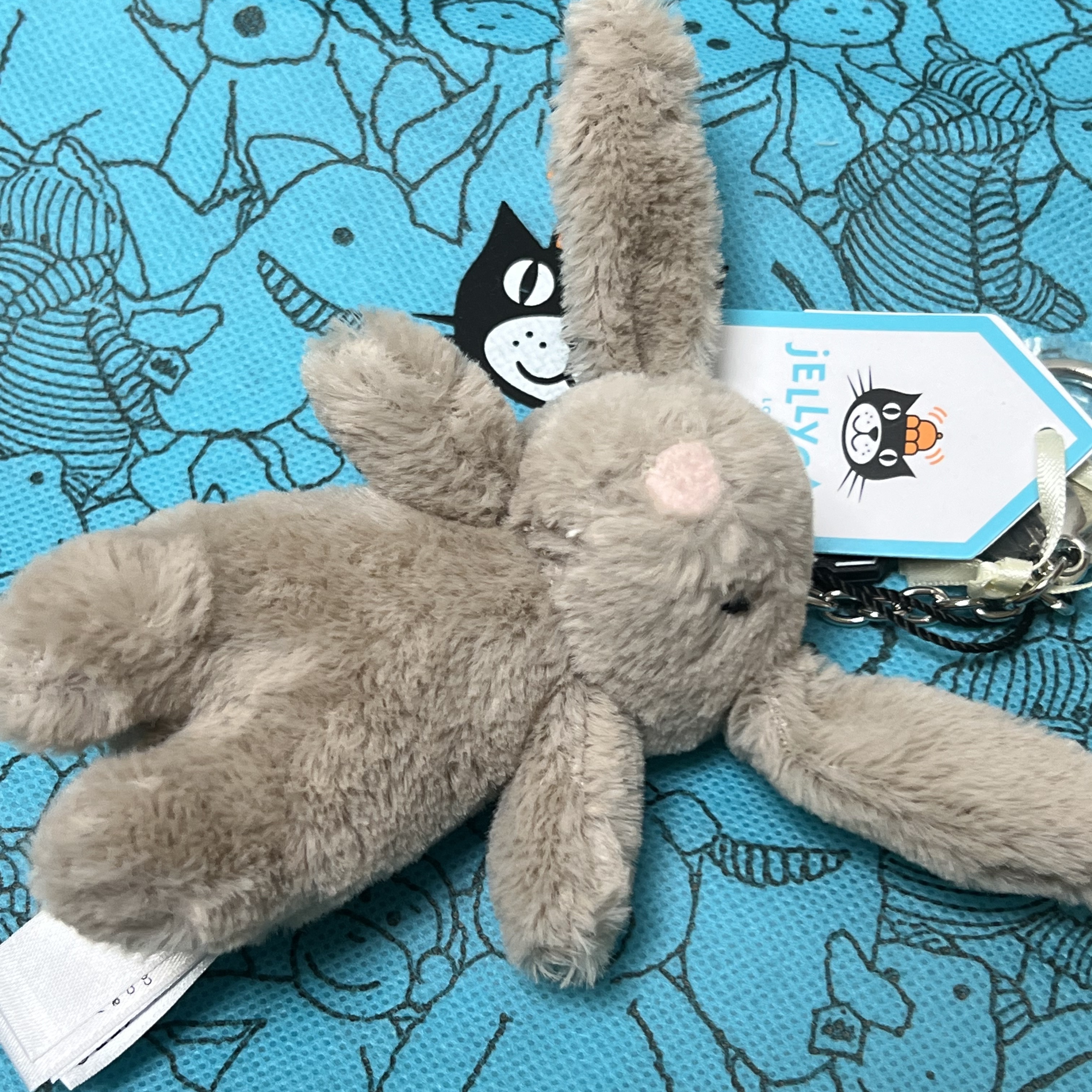 Jellycat Bashful Bunny Bag Charm Beige 착용 스타일 - 2