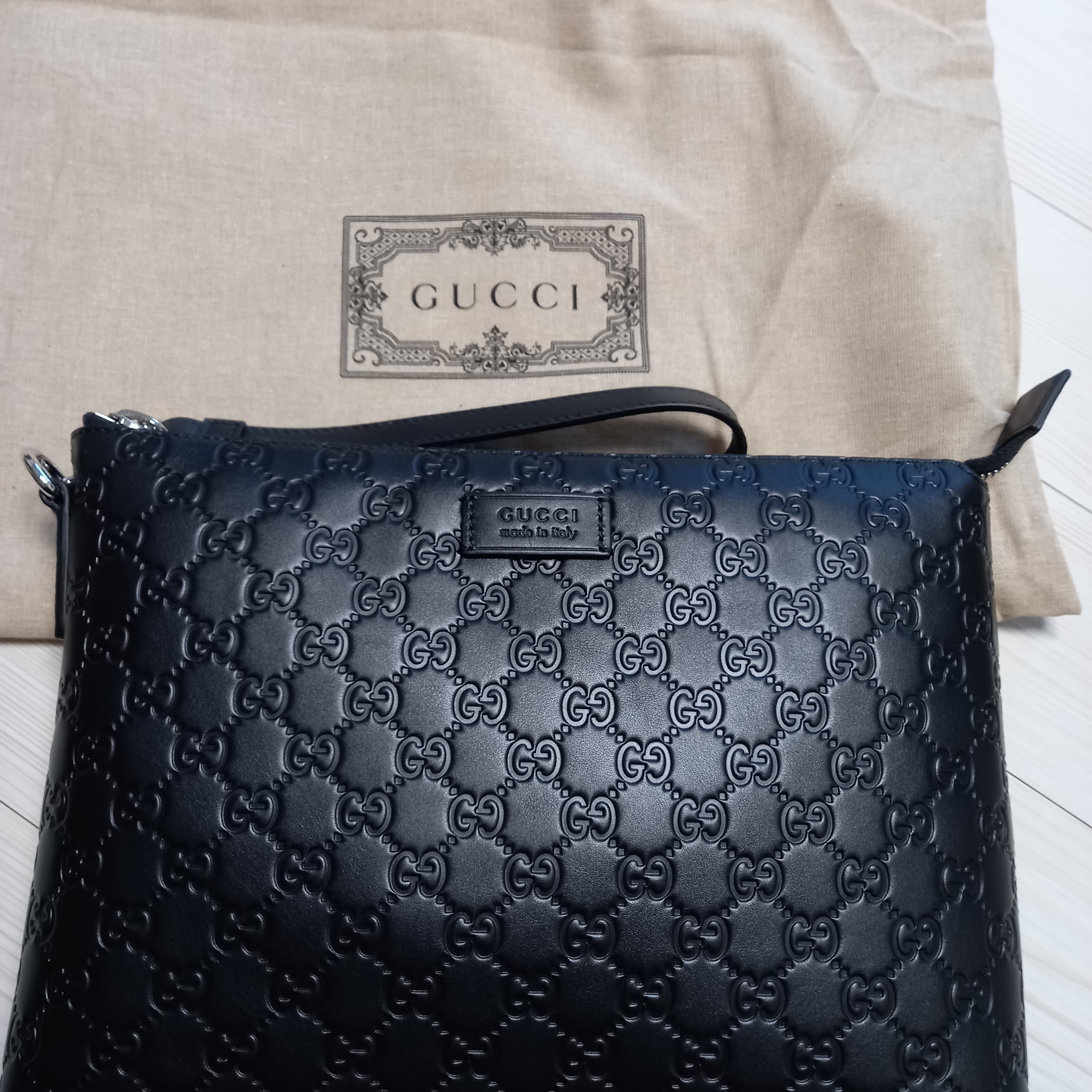 Gucci Signature Soft Bag Black 착용 스타일 - 1
