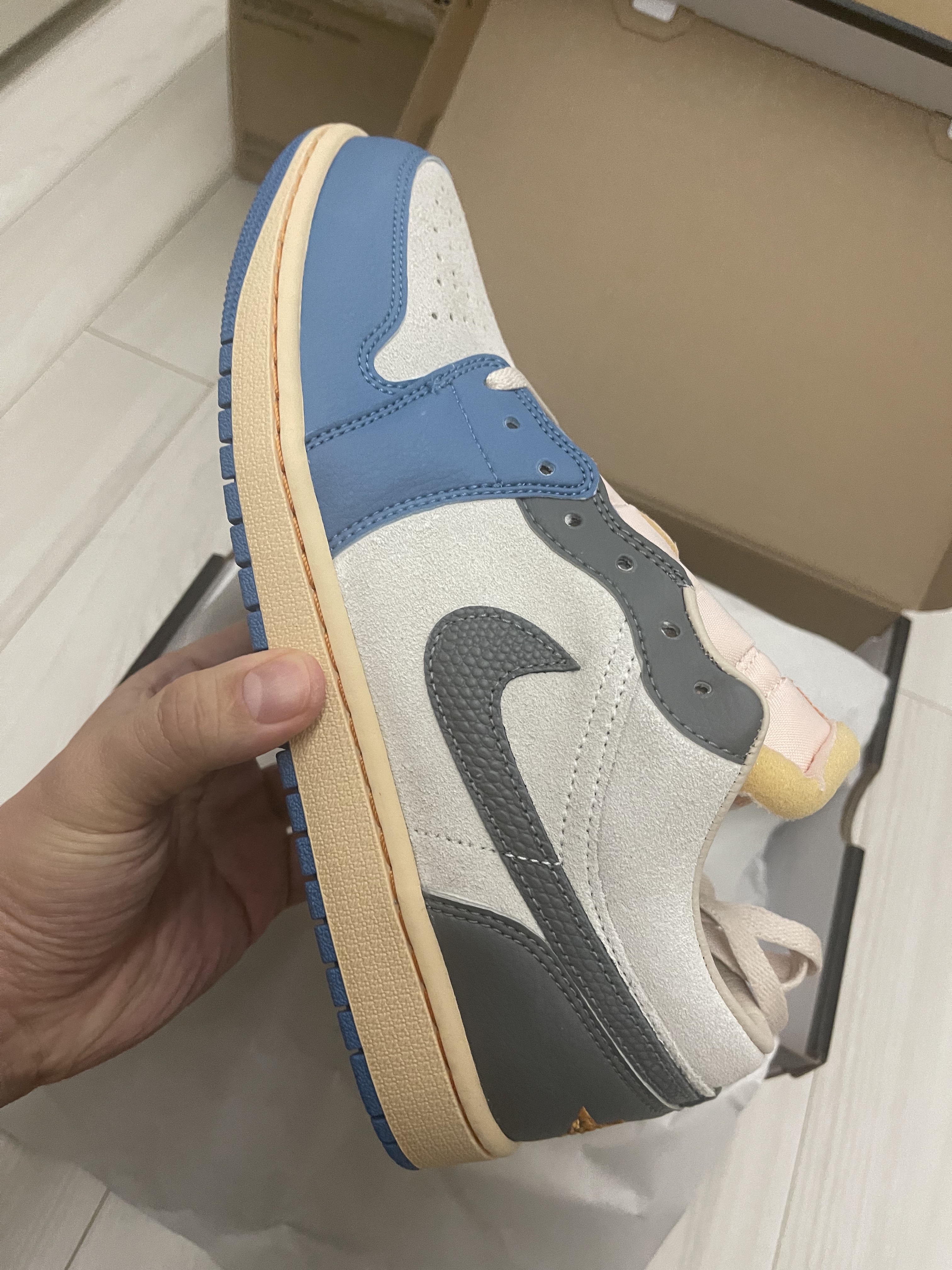 Jordan 1 Low SE Tokyo 96 착용 스타일 - 3
