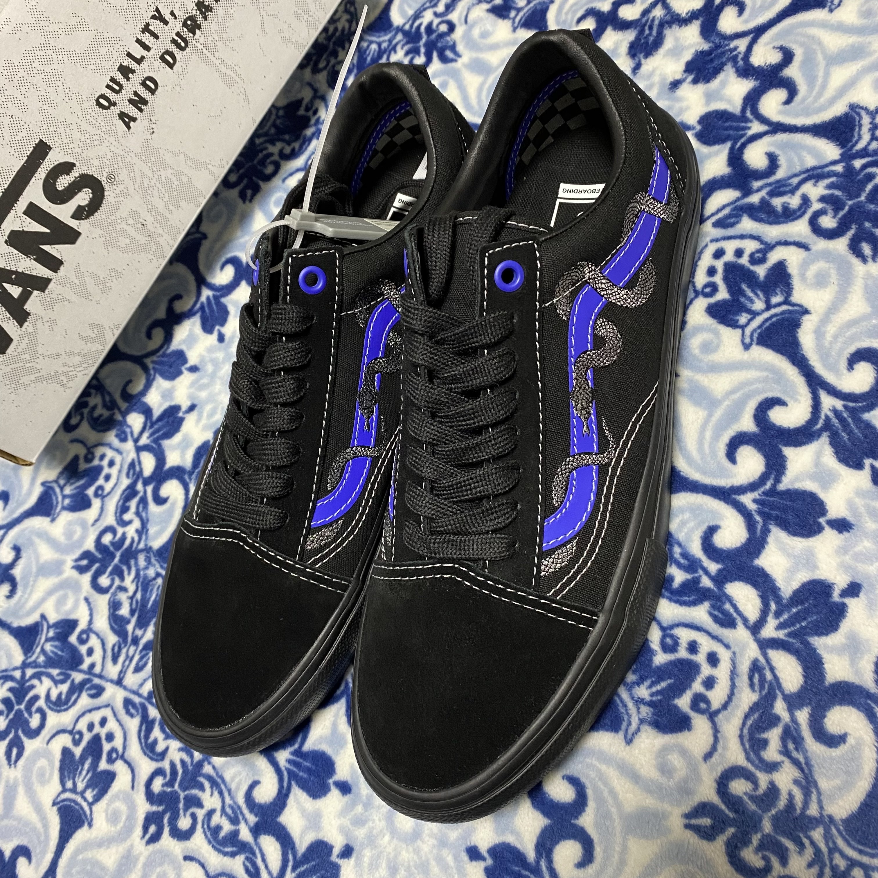 Vans x Breana Geering Skate Old Skool Blue Black 착용 스타일 - 1