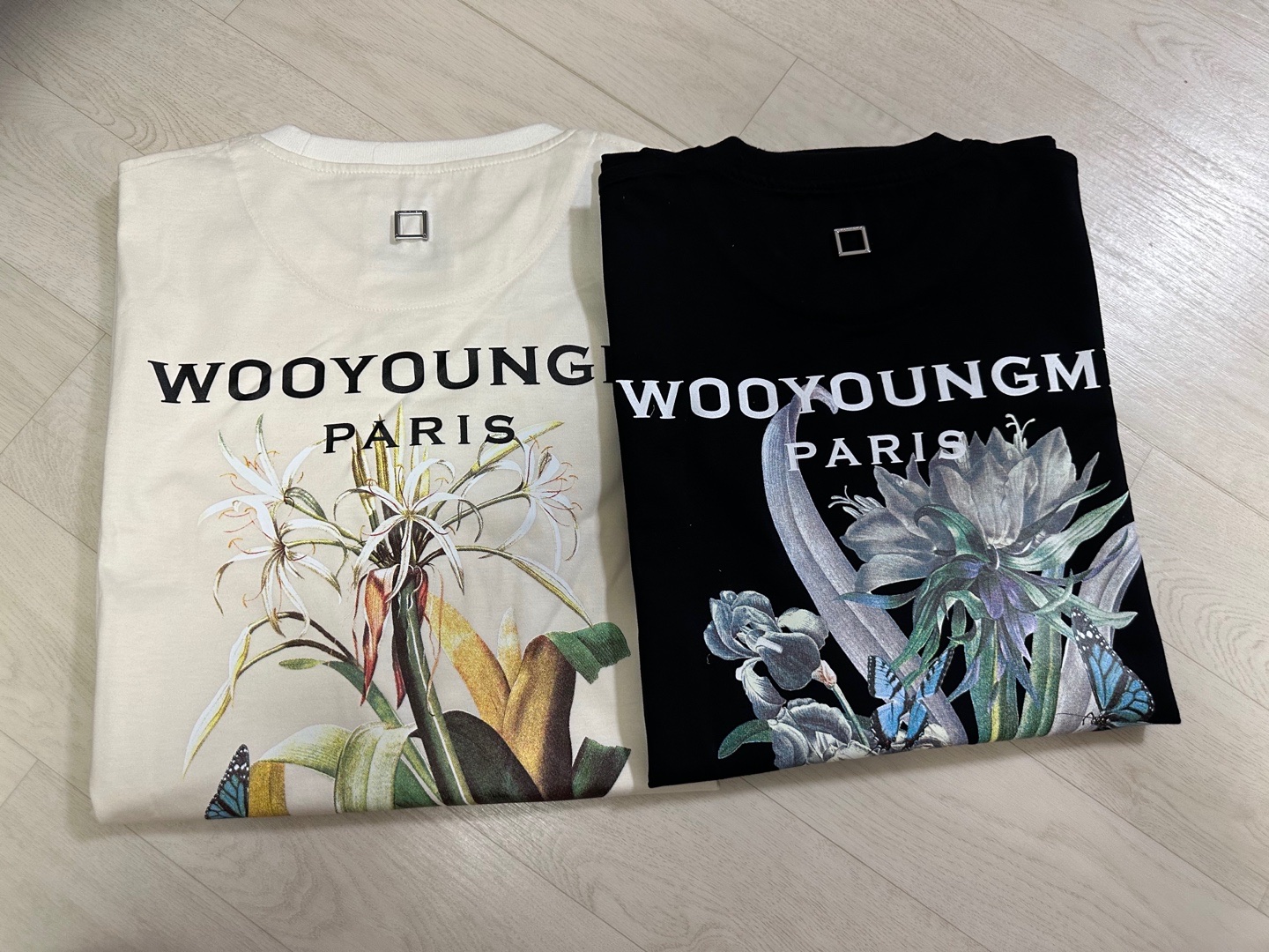 Wooyoungmi Flower Print Back Logo T-Shirt Black - 23SS, Wooyoungmi Flower Print Back Logo T-Shirt Ivory - 23SS 착용 스타일
