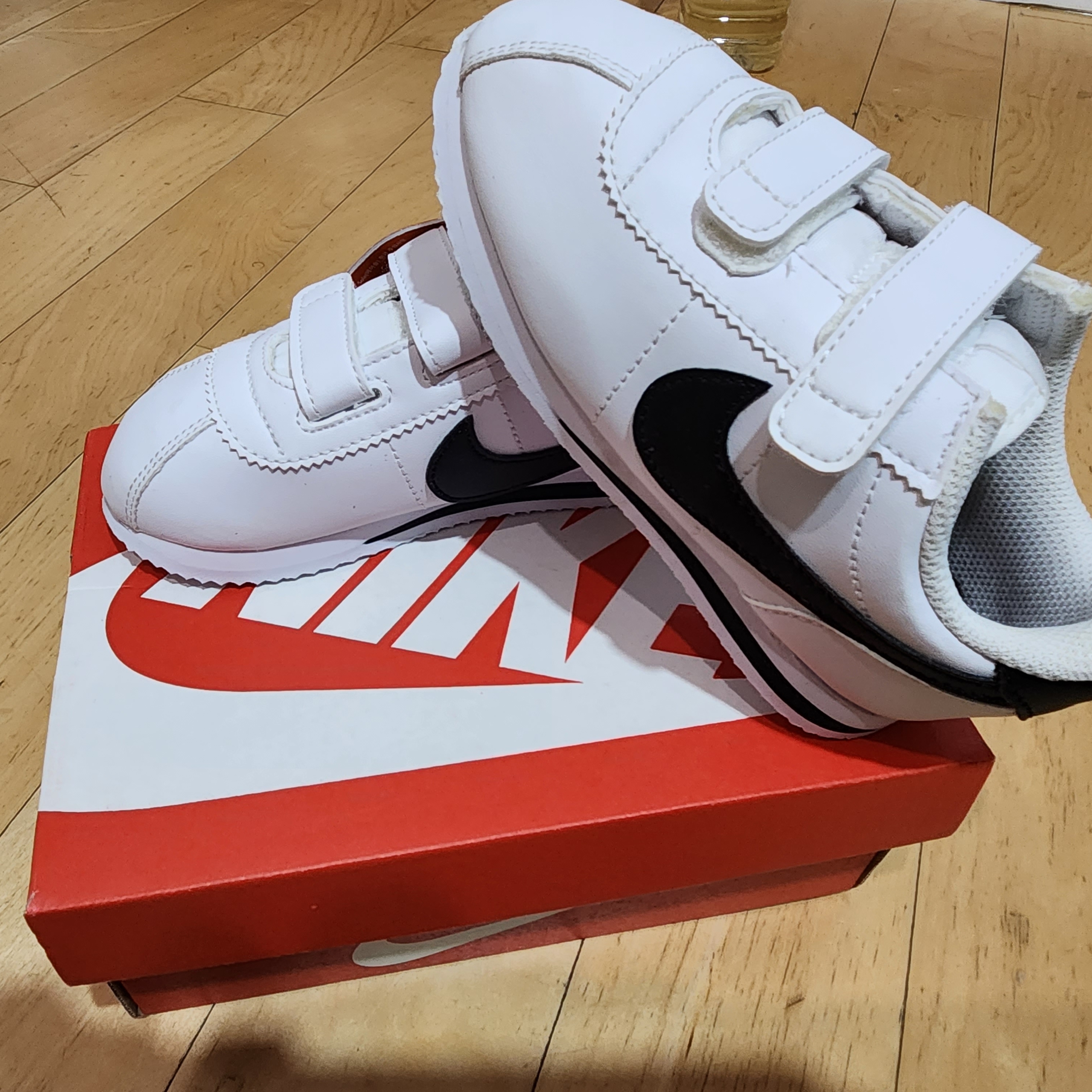 (TD) Nike Cortez Basic SL White Black 착용 스타일 - 1