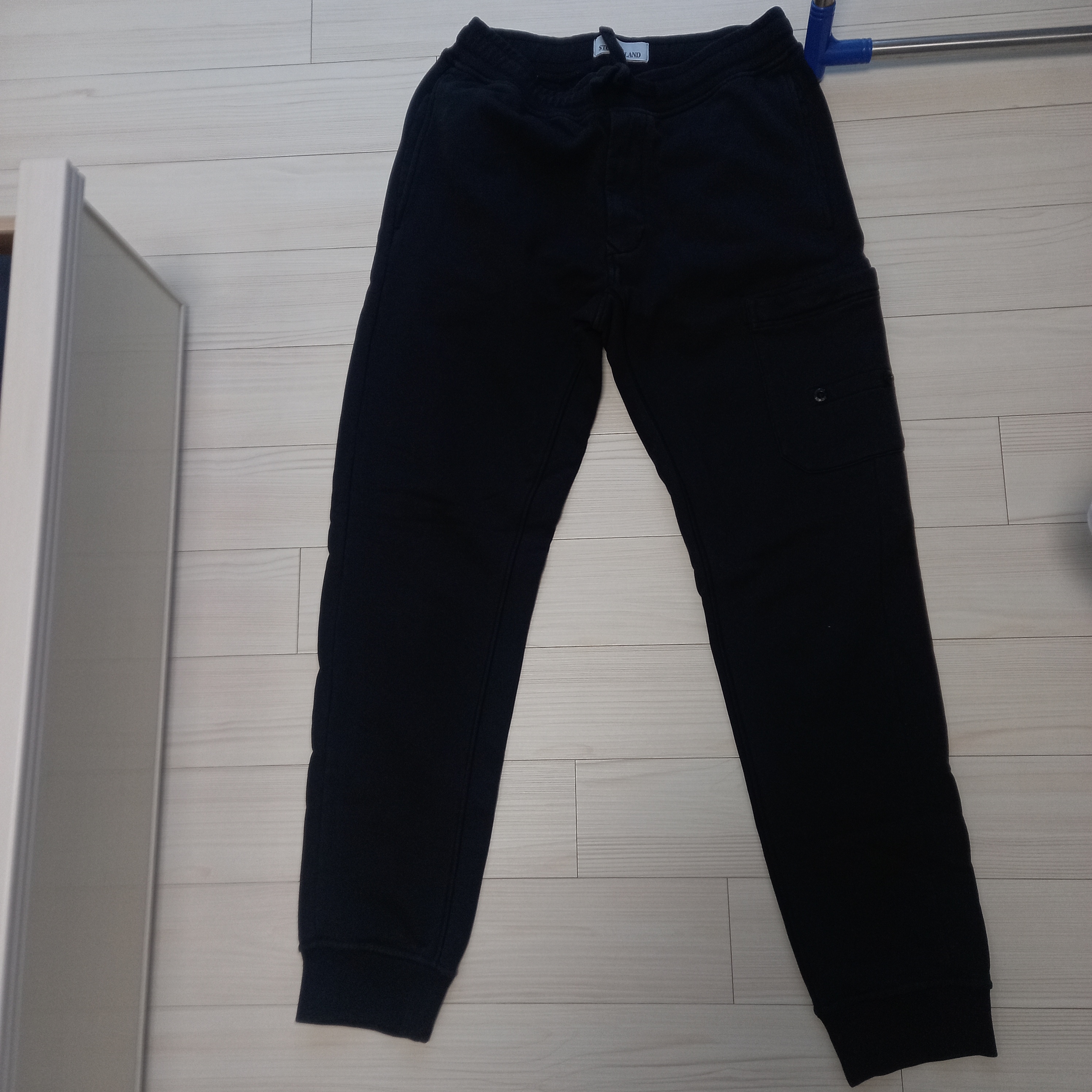Stone Island 64551 Cotton Fleece Cargo Pants Black - 23SS 착용 스타일