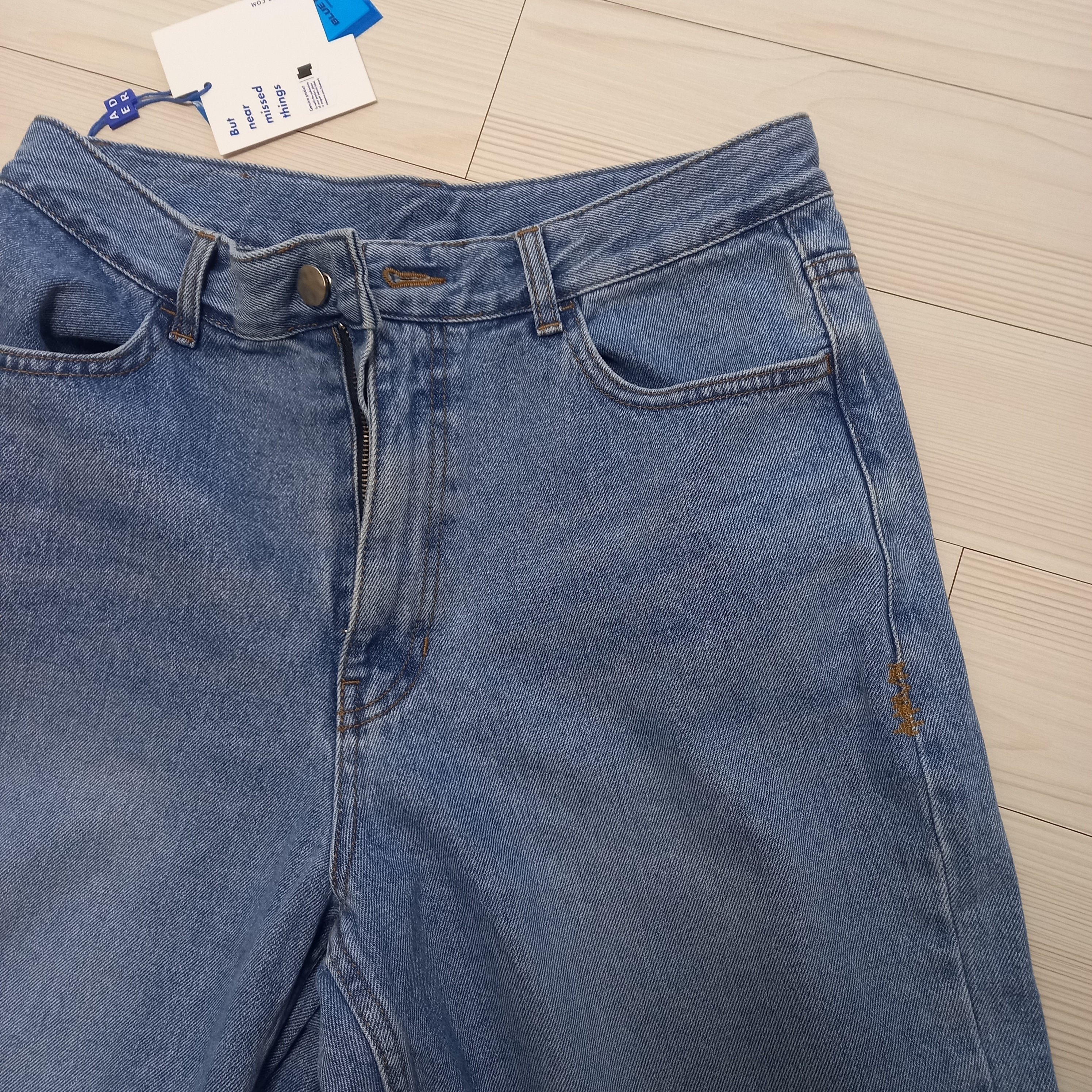 Ader Error Sig; TRS Tag Jeans 01Sky Blue 착용 스타일 - 2