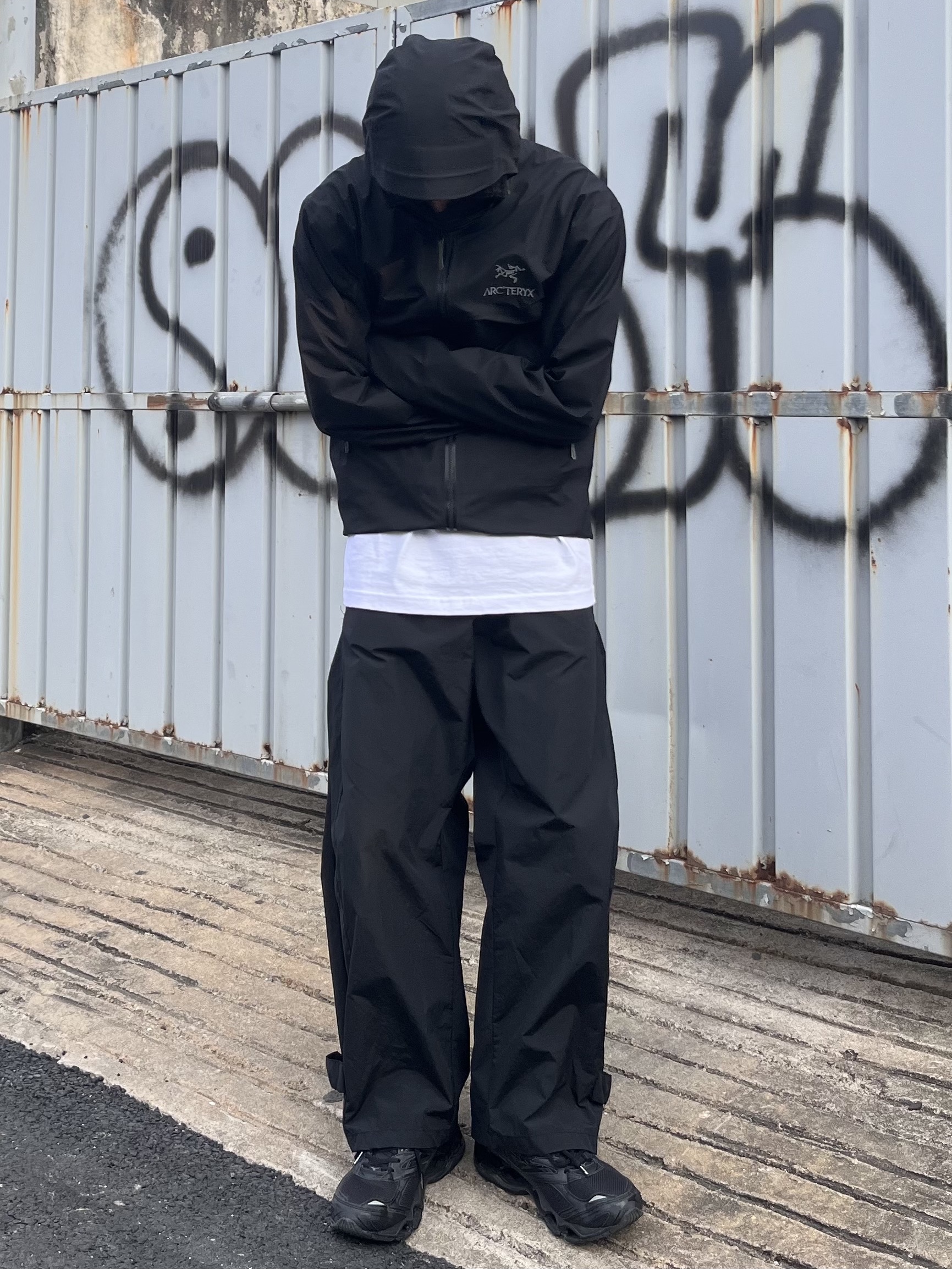 Arc'teryx Beta Jacket Black 착용 스타일 - 4