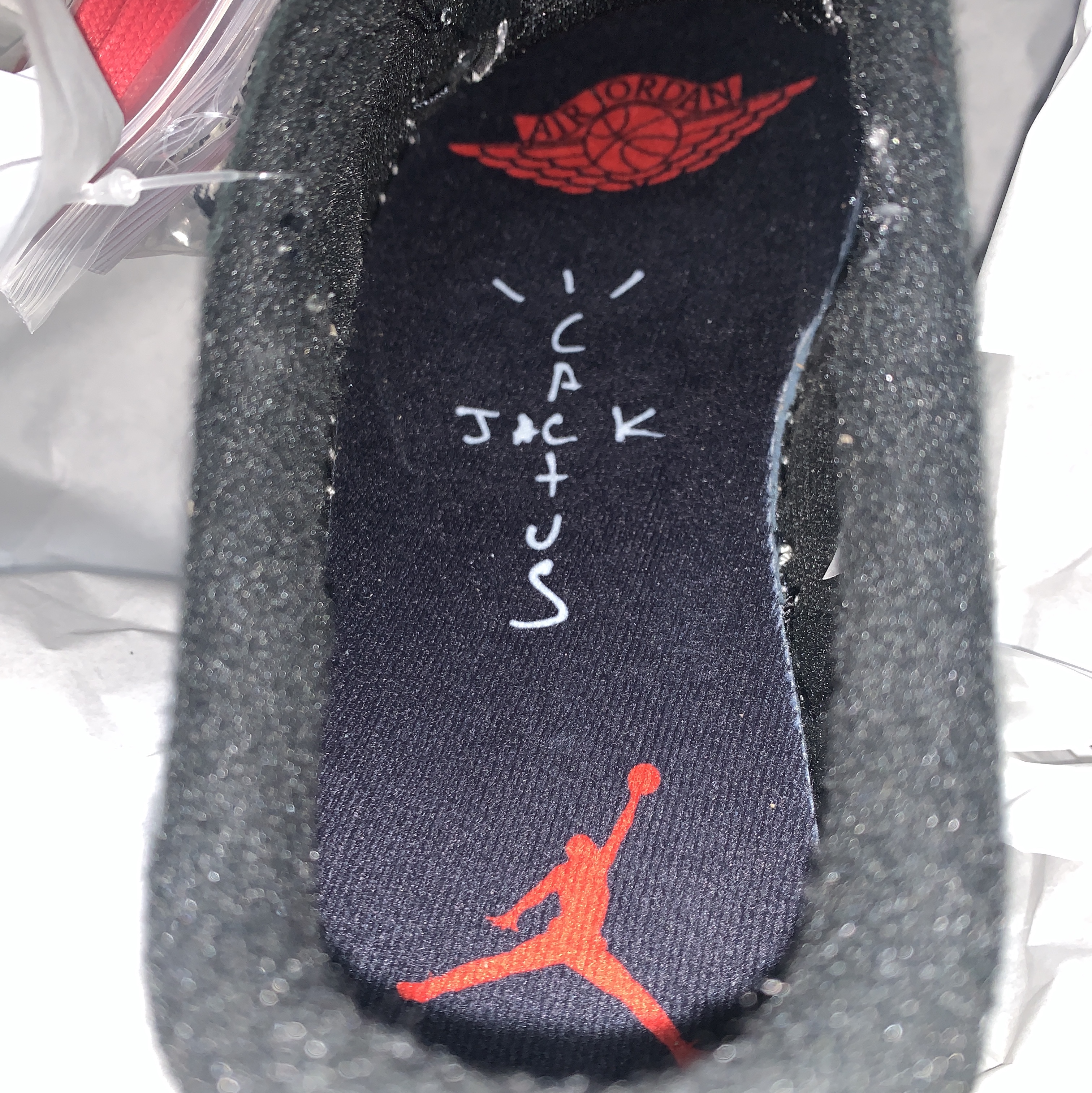 Jordan 1 x Travis Scott Retro Low OG SP Black Phantom 착용 스타일 - 2