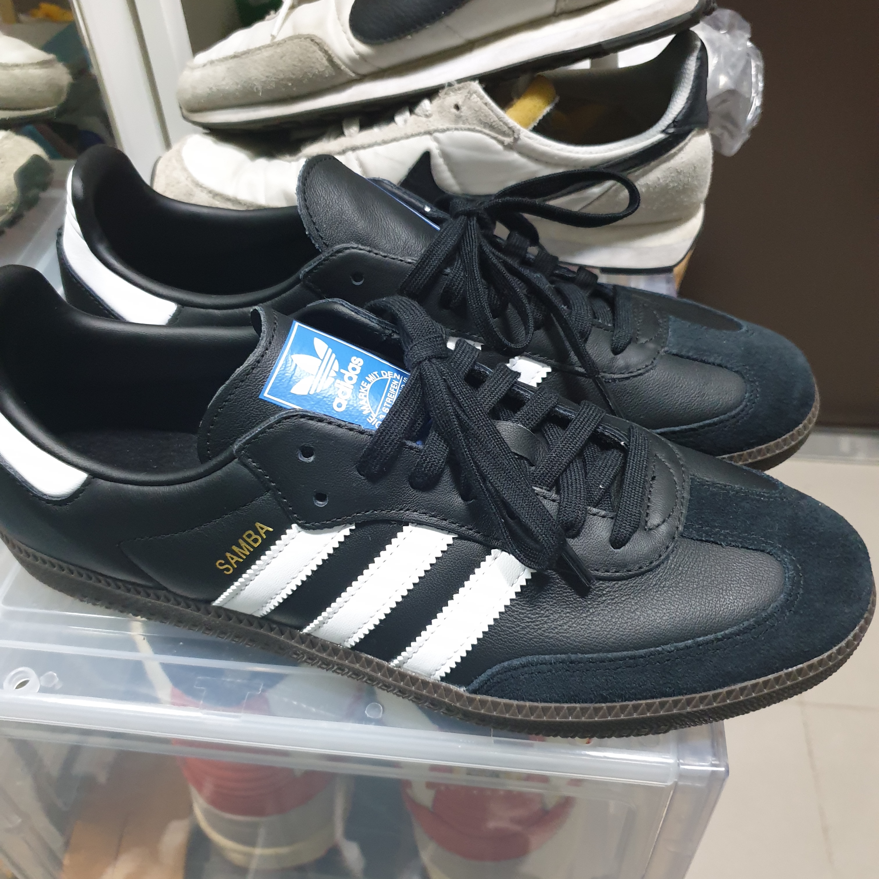 Adidas Samba OG Black White Gum 착용 스타일