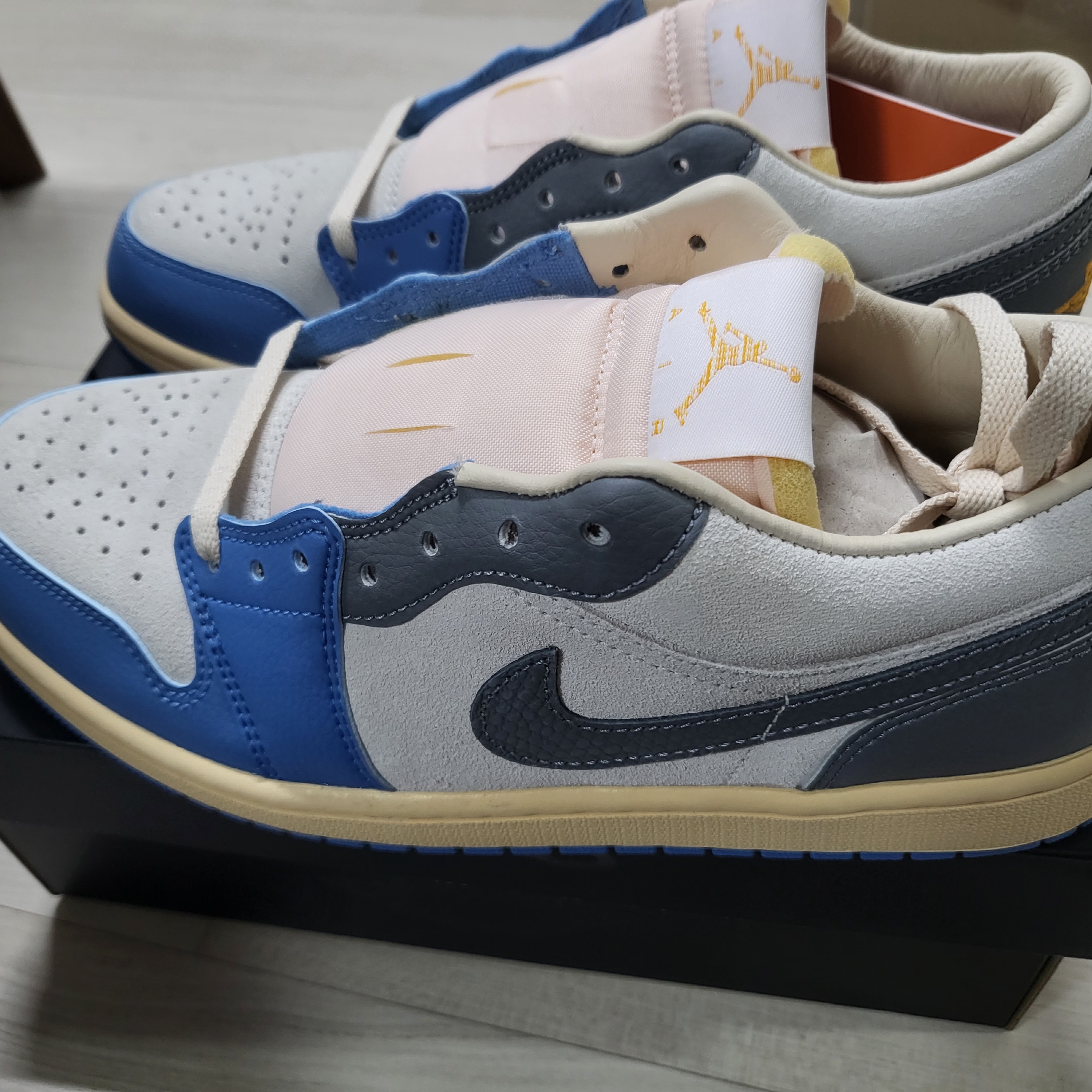 Jordan 1 Low SE Tokyo 96 착용 스타일