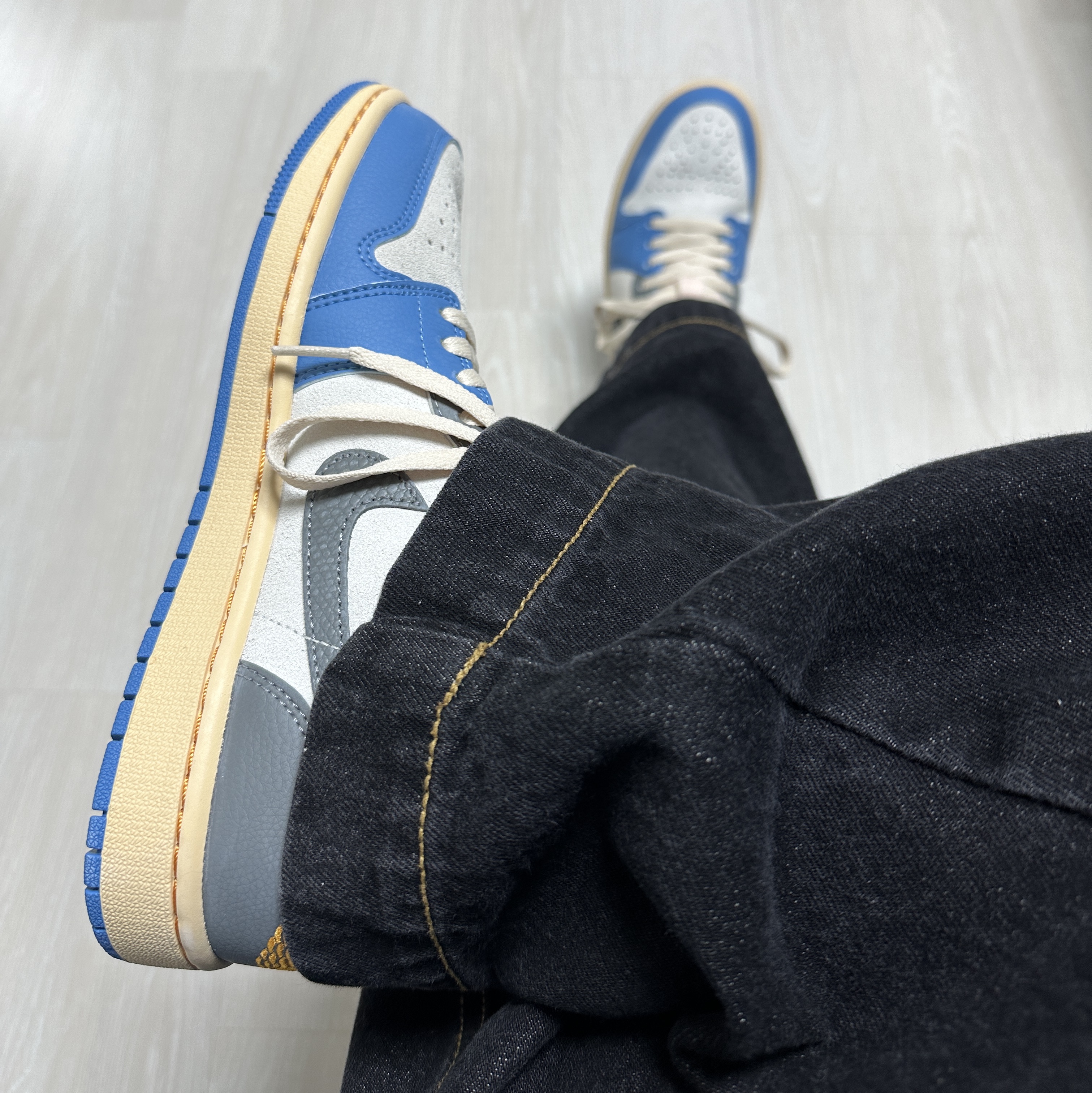 Jordan 1 Low SE Tokyo 96, Ader Error Mod Jeans Noir 착용 스타일 - 1