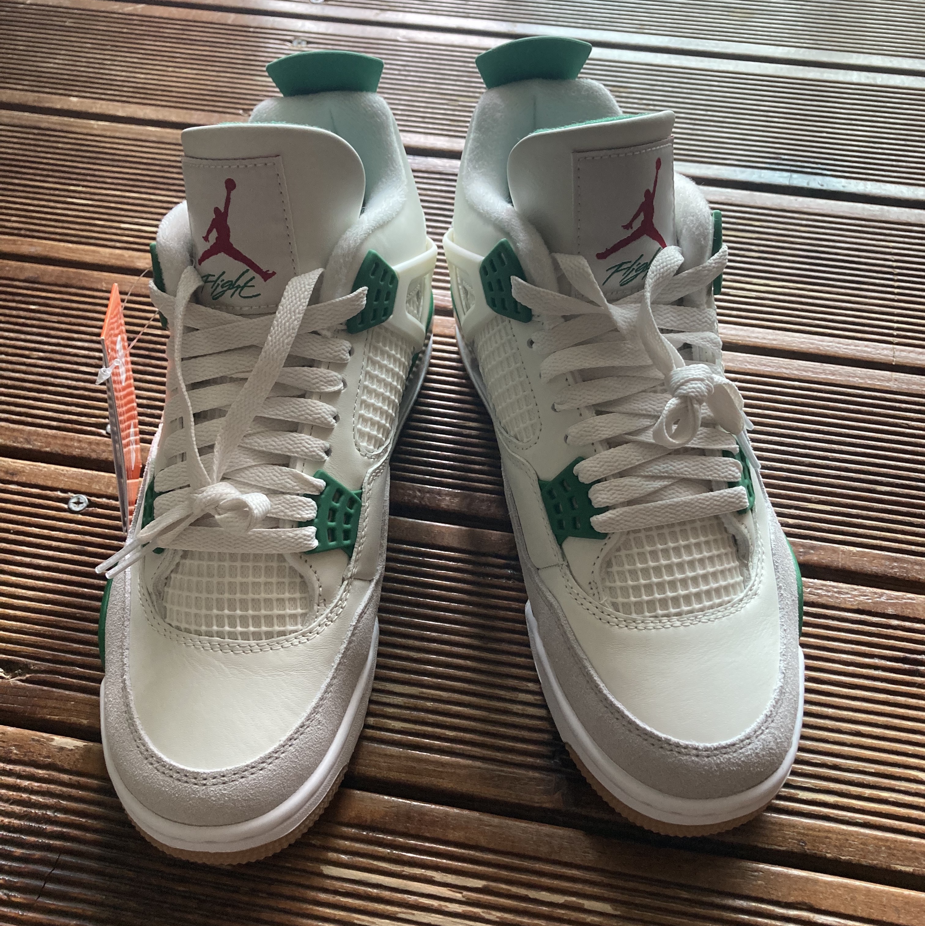 Jordan 4 x Nike SB Retro SP Pine Green 착용 스타일 - 2