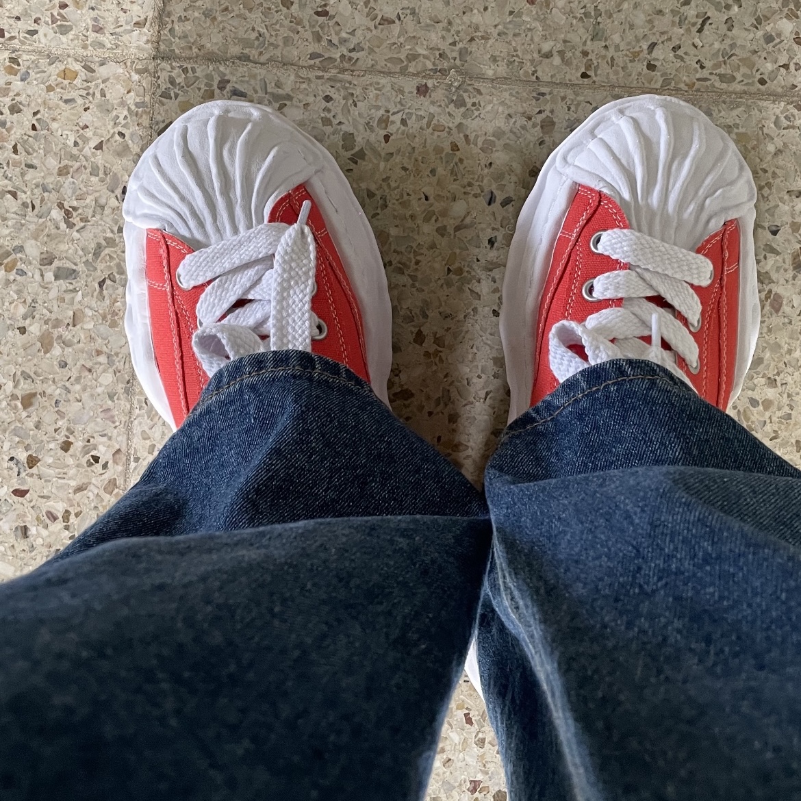 Maison Mihara Yasuhiro Blakey OG Sole Canvas Low-top Sneakers Orange 착용 스타일 - 1