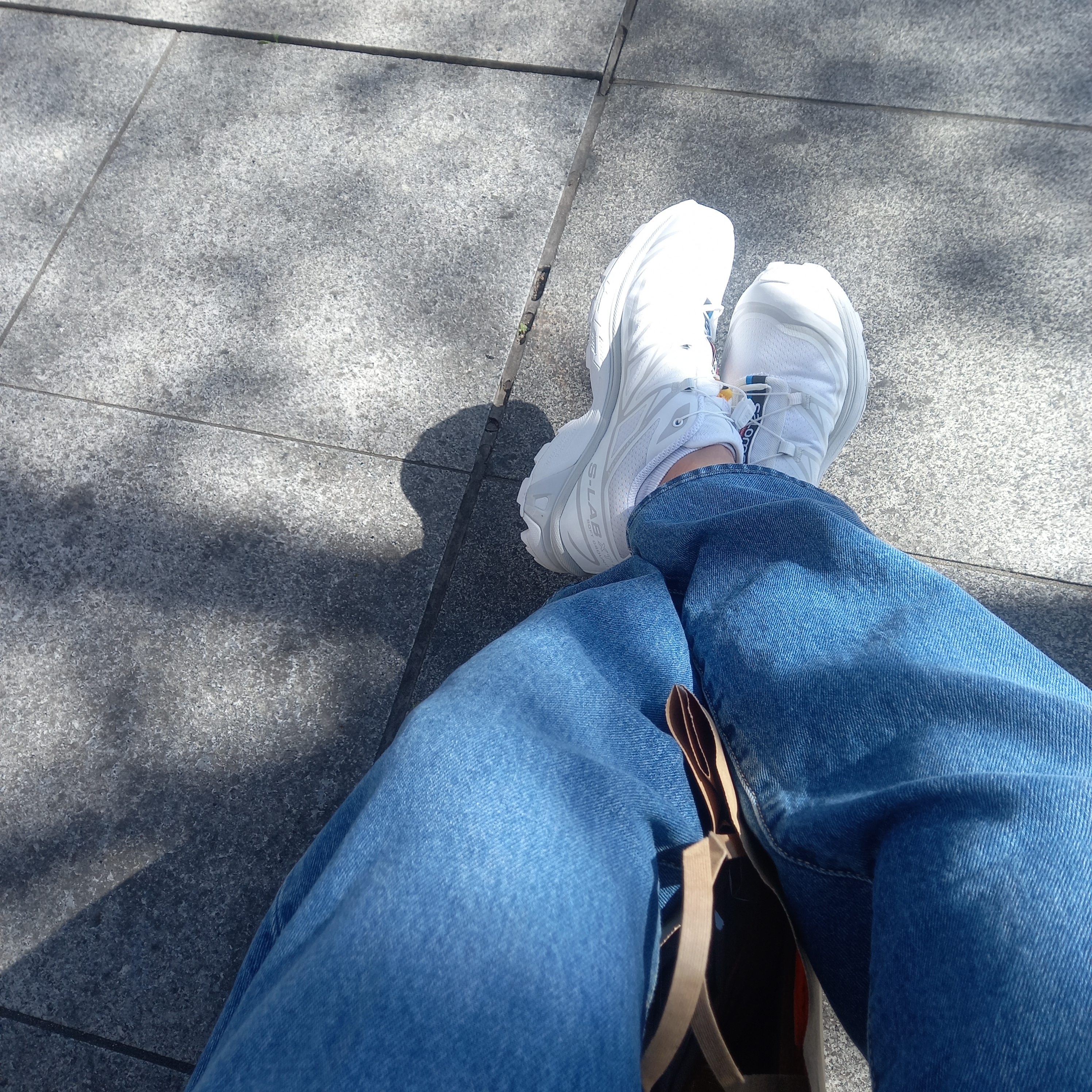 Salomon XT-6 ADV White, Levi's 505 Regular Fit Jeans Blue 착용 스타일