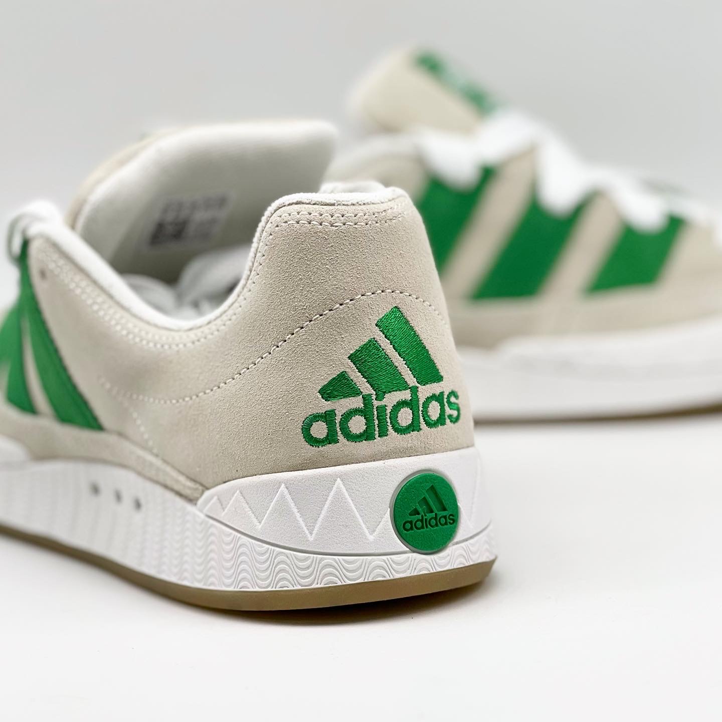 Adidas x Bodega x Beams Adimatic Off White Green 착용 스타일 - 3