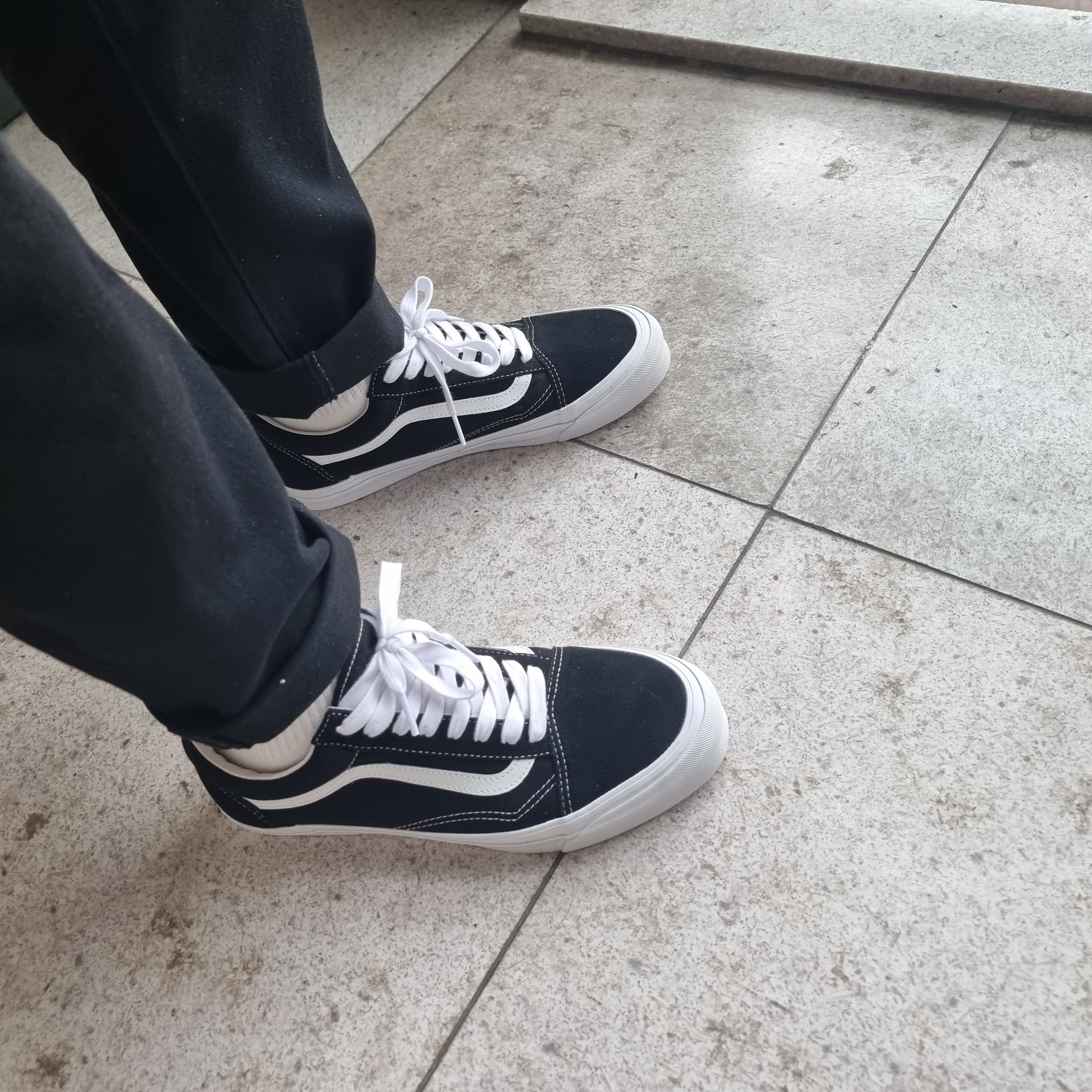 Vans Vault OG Old Skool LX Black 착용 스타일 - 1