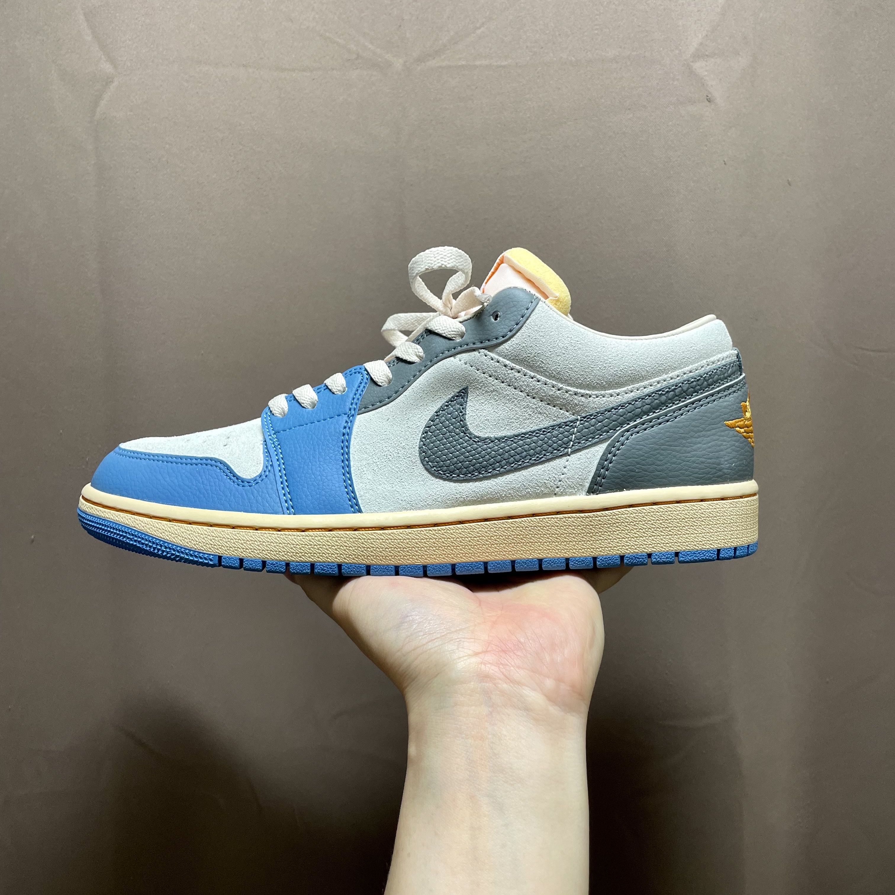 Jordan 1 Low SE Tokyo 96 착용 스타일 - 2