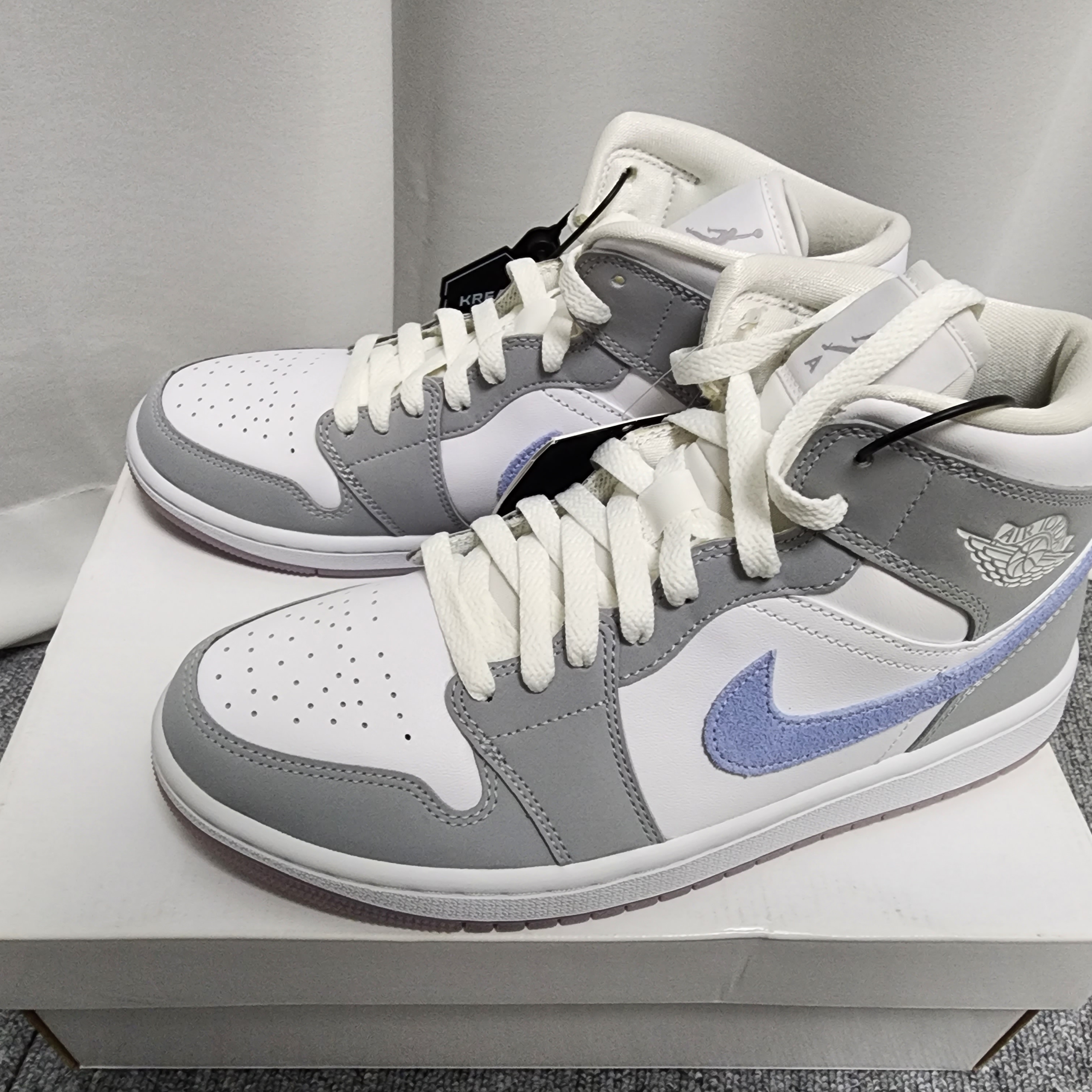 (W) Jordan 1 Mid Wolf Grey 착용 스타일 - 1