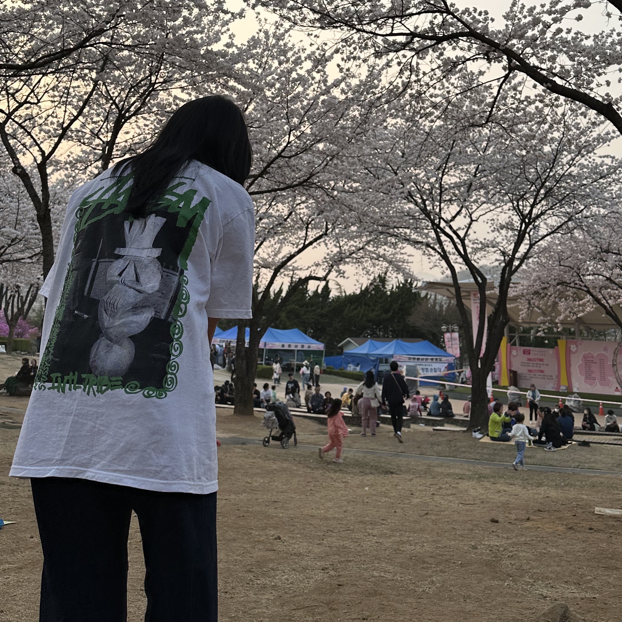 Stussy Landin T-Shirt White 착용 스타일