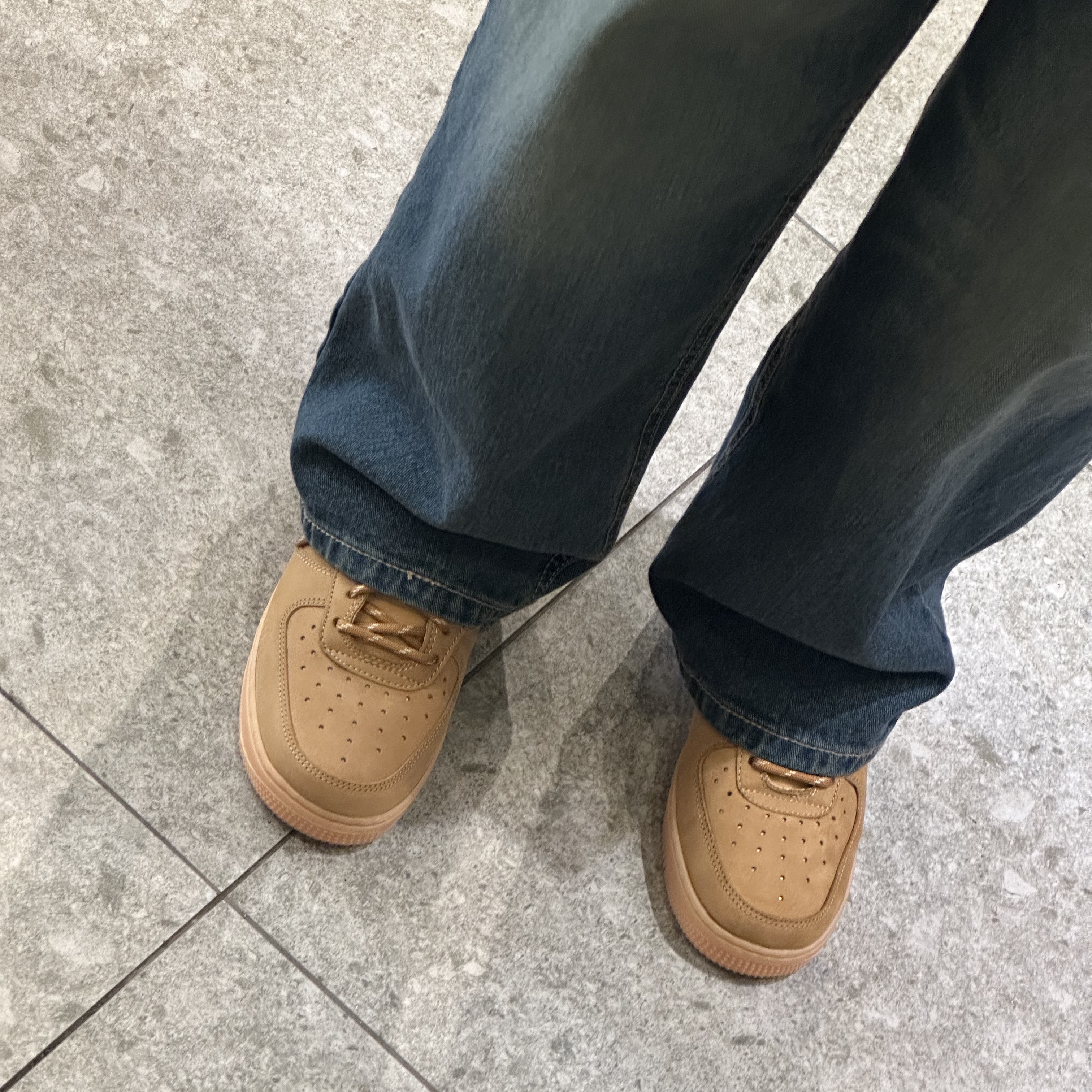Nike Air Force 1 '07 WB Flax 착용 스타일 - 2
