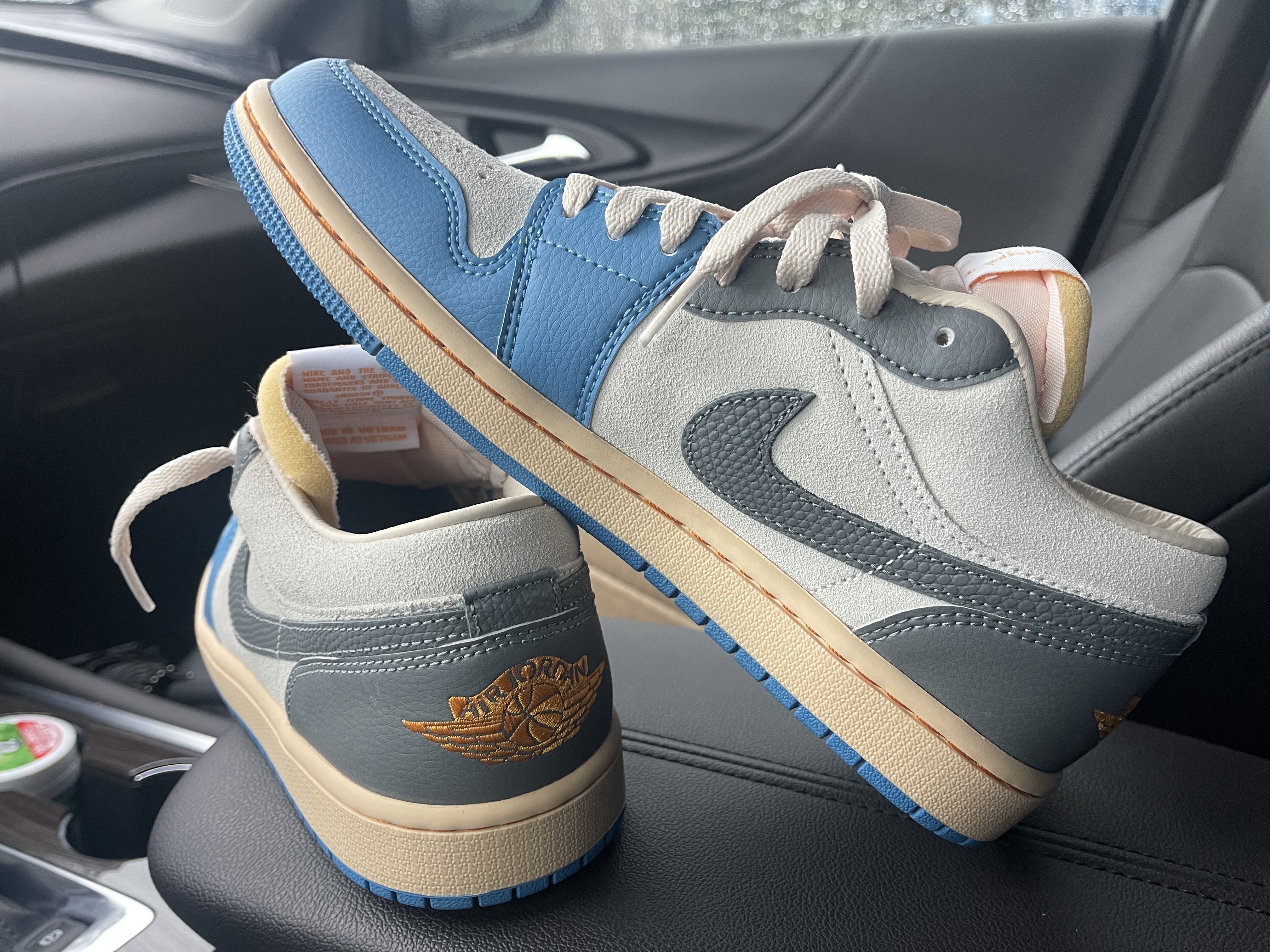 Jordan 1 Low SE Tokyo 96 착용 스타일 - 1