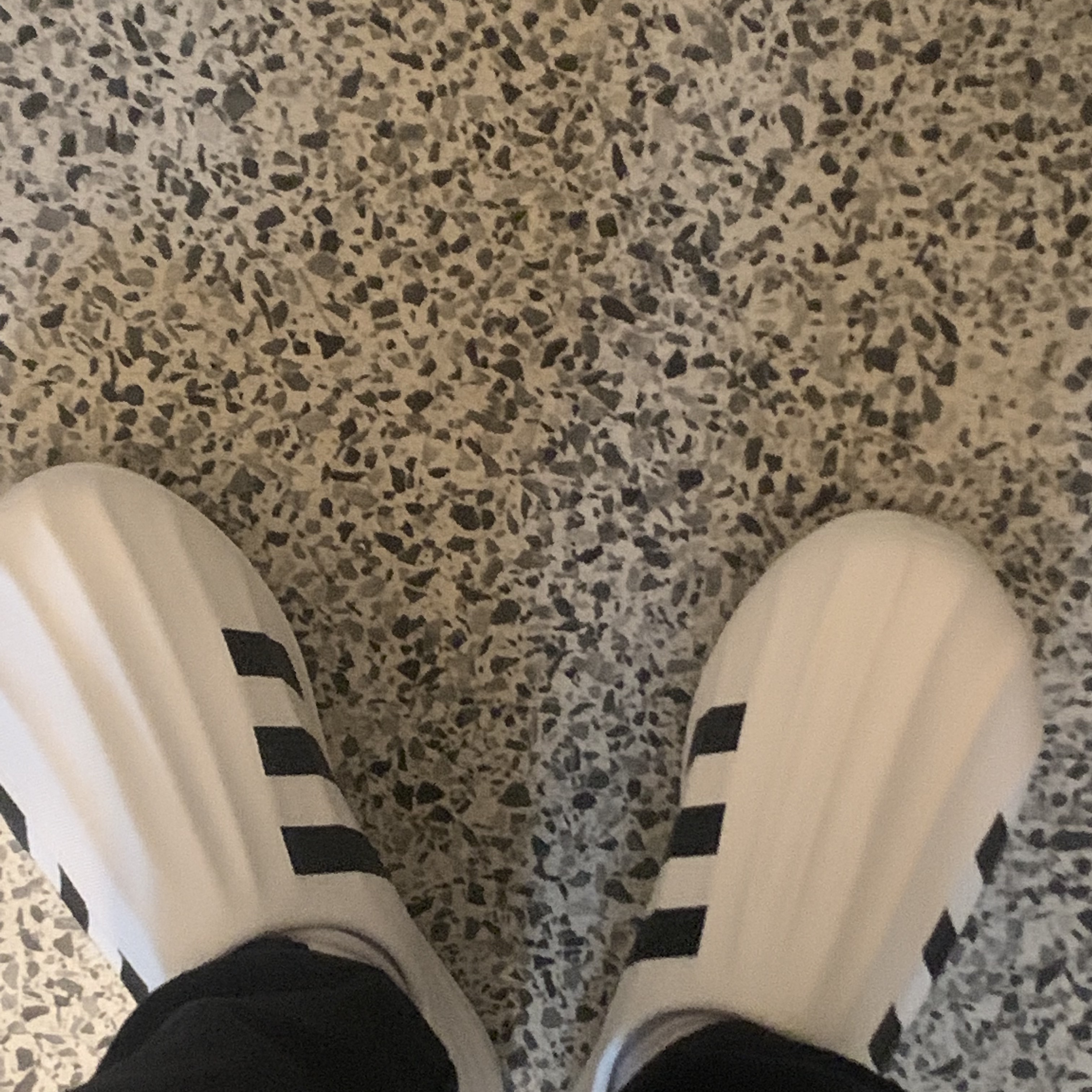 Adidas Adifom Superstar Core White 착용 스타일 - 2