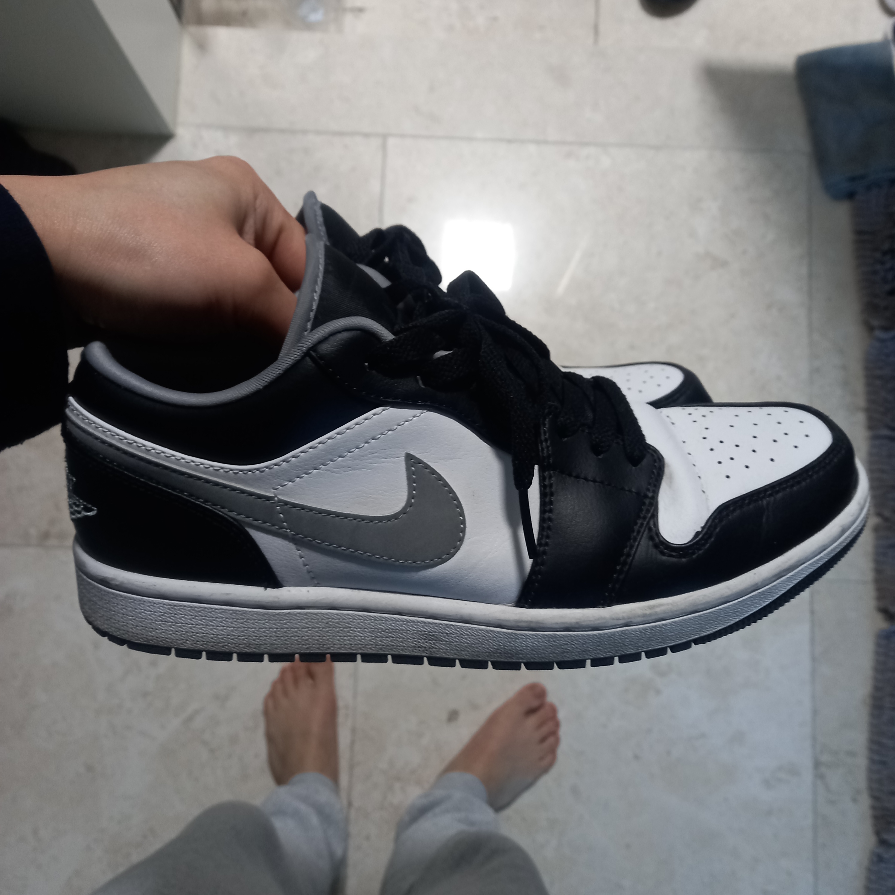 Jordan 1 Low Black Particle Grey 착용 스타일