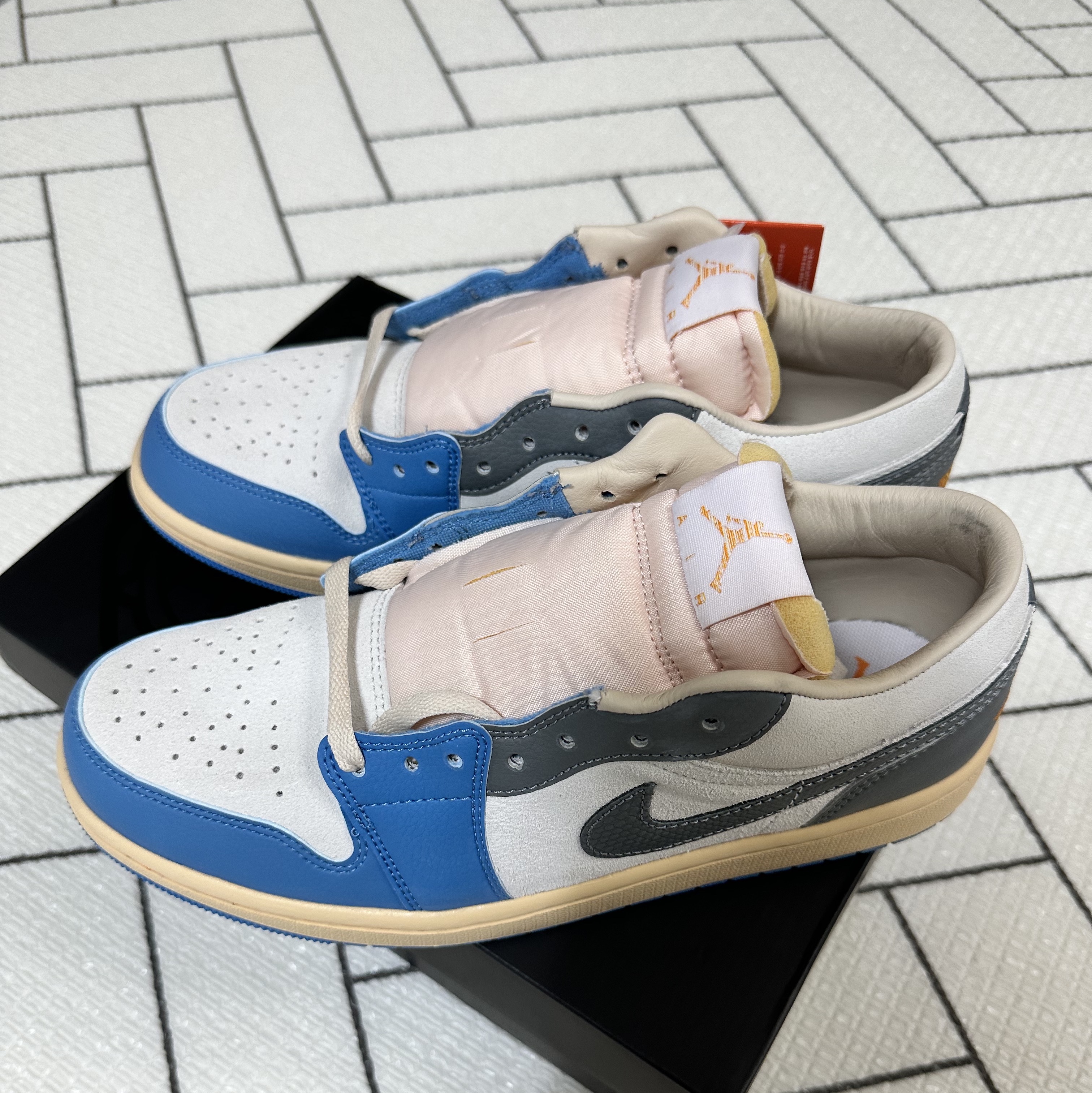 Jordan 1 Low SE Tokyo 96 착용 스타일
