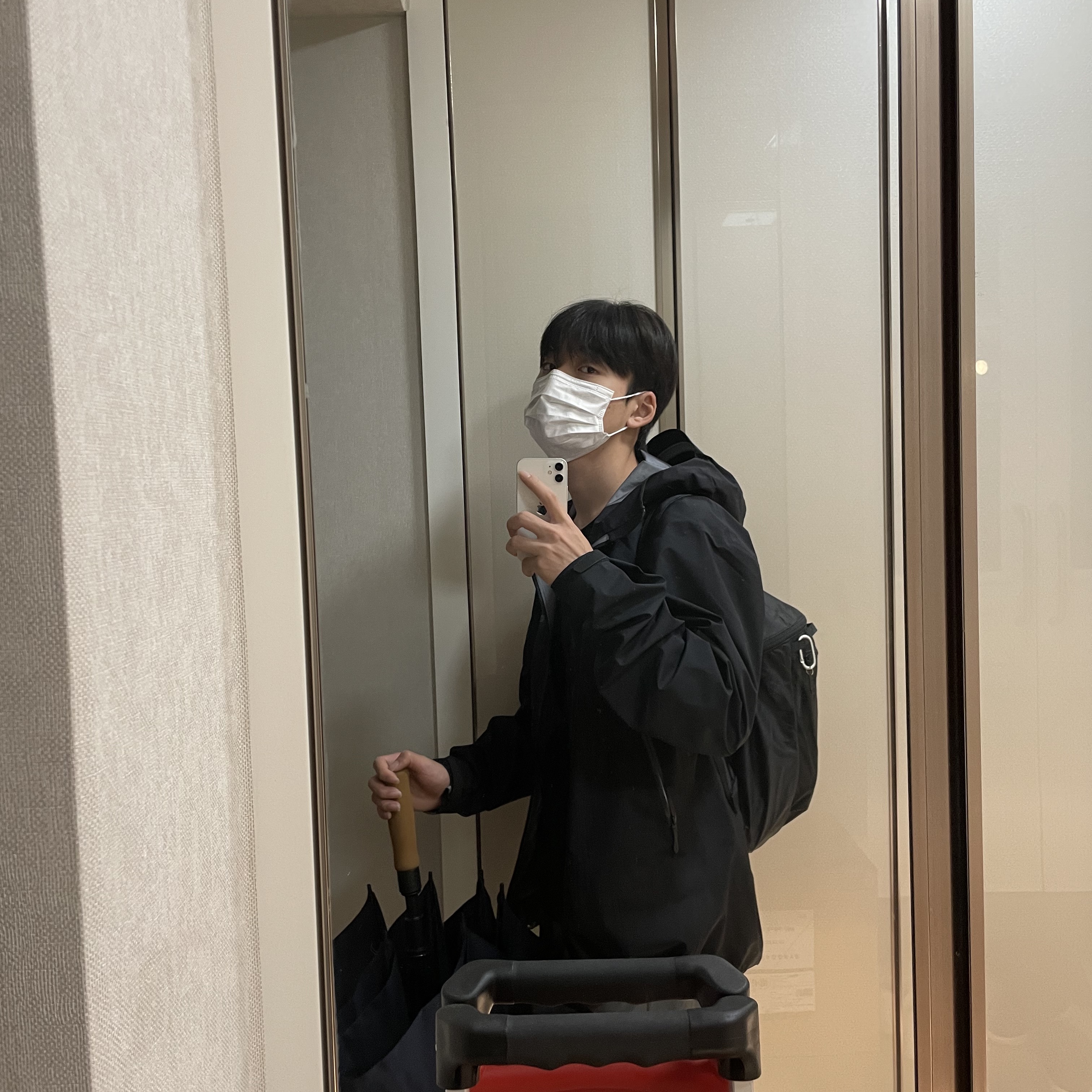 Arc'teryx Beta Jacket Black, Arc'teryx Heliad 15 Backpack Black 착용 스타일 - 1