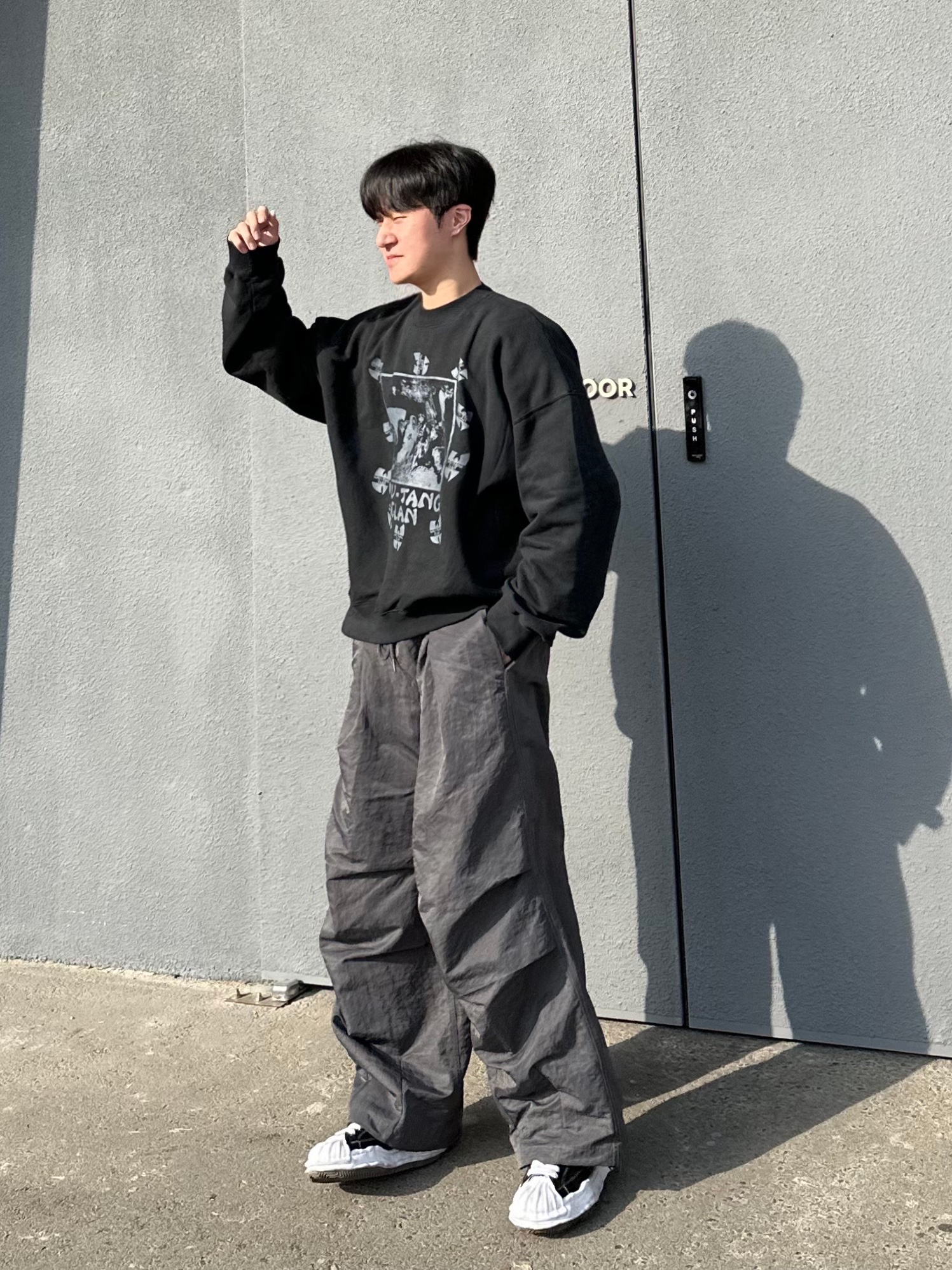 Maison Mihara Yasuhiro Blakey OG Sole Canvas Low-top Sneakers Black White 착용 스타일 - 1