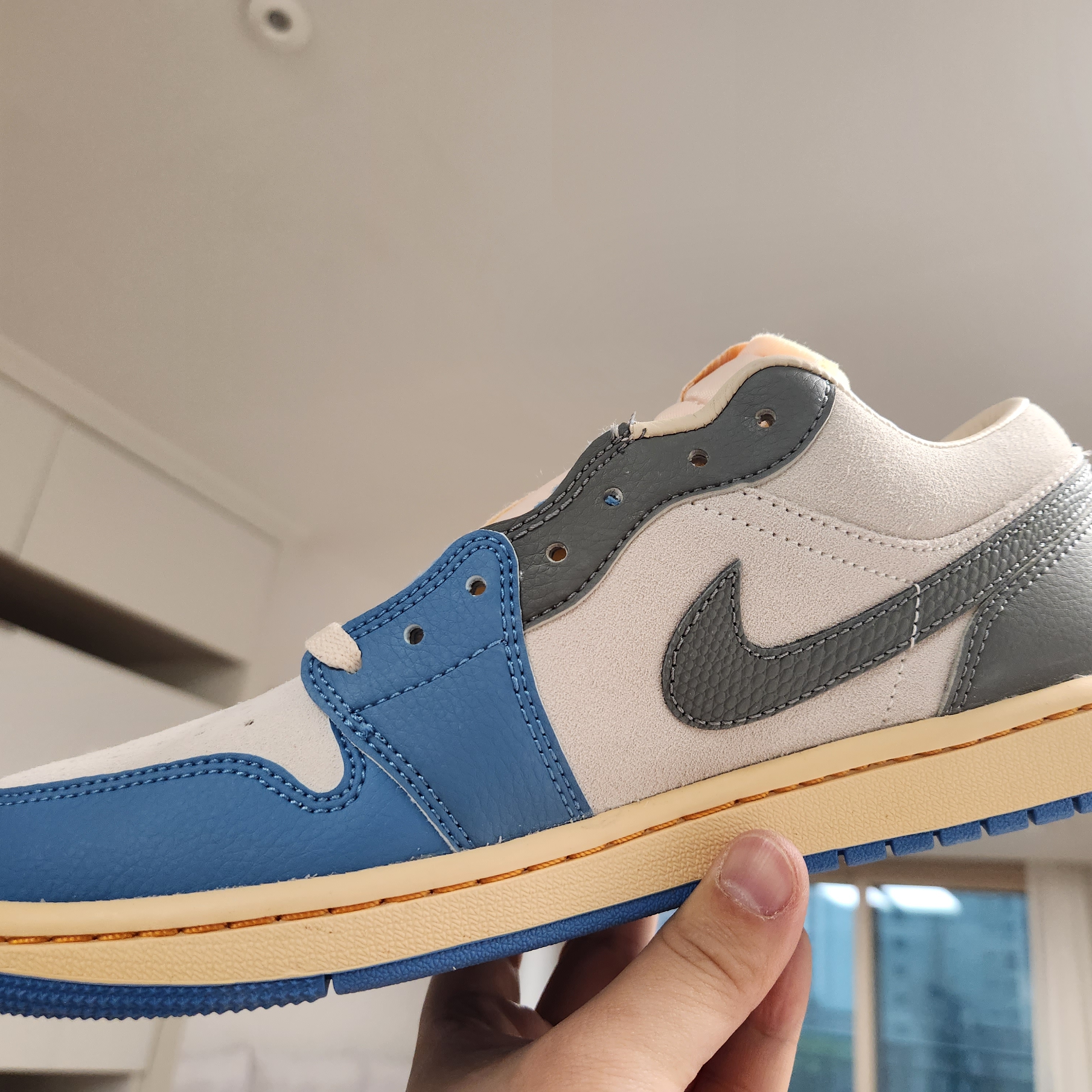 Jordan 1 Low SE Tokyo 96 착용 스타일 - 2