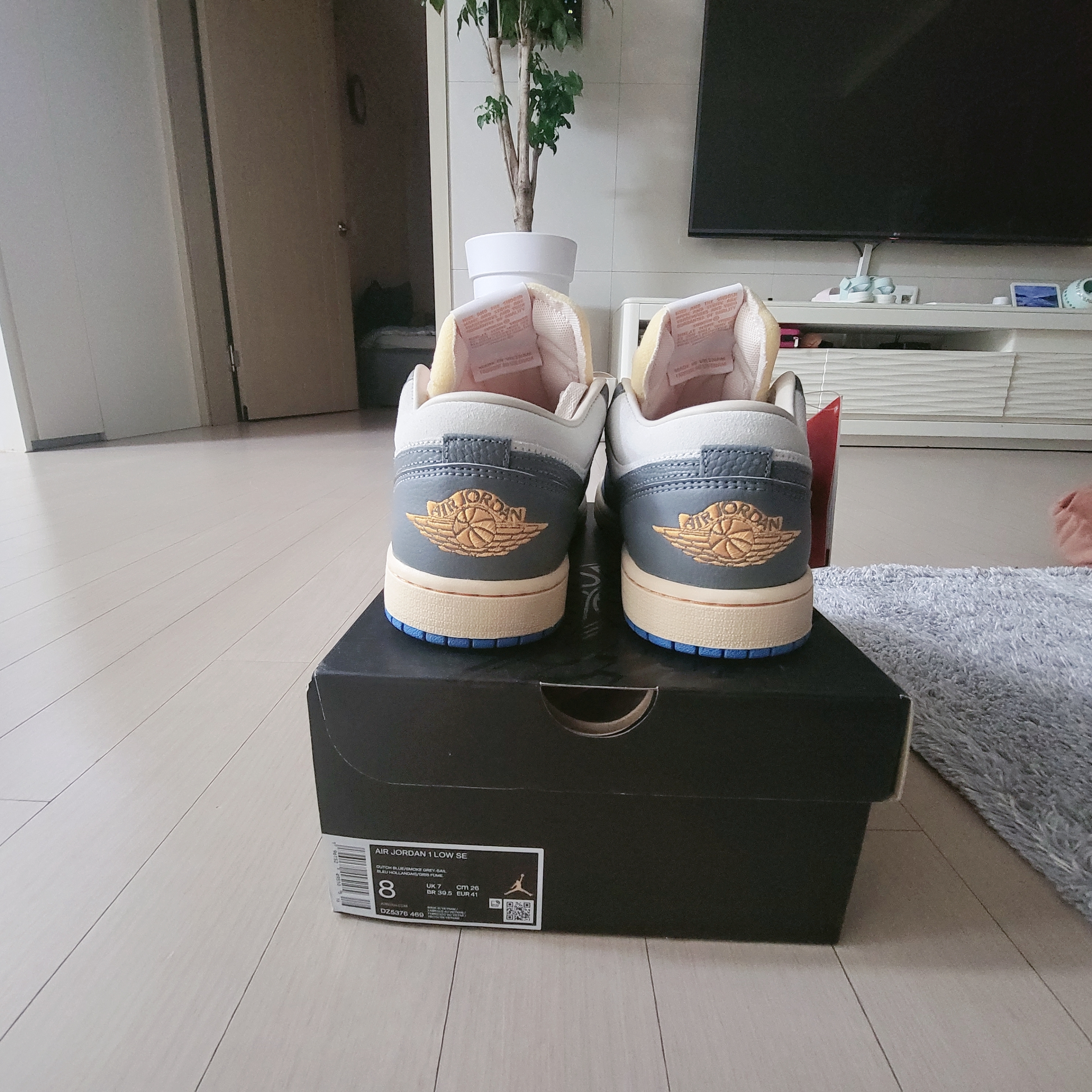 Jordan 1 Low SE Tokyo 96 착용 스타일 - 3